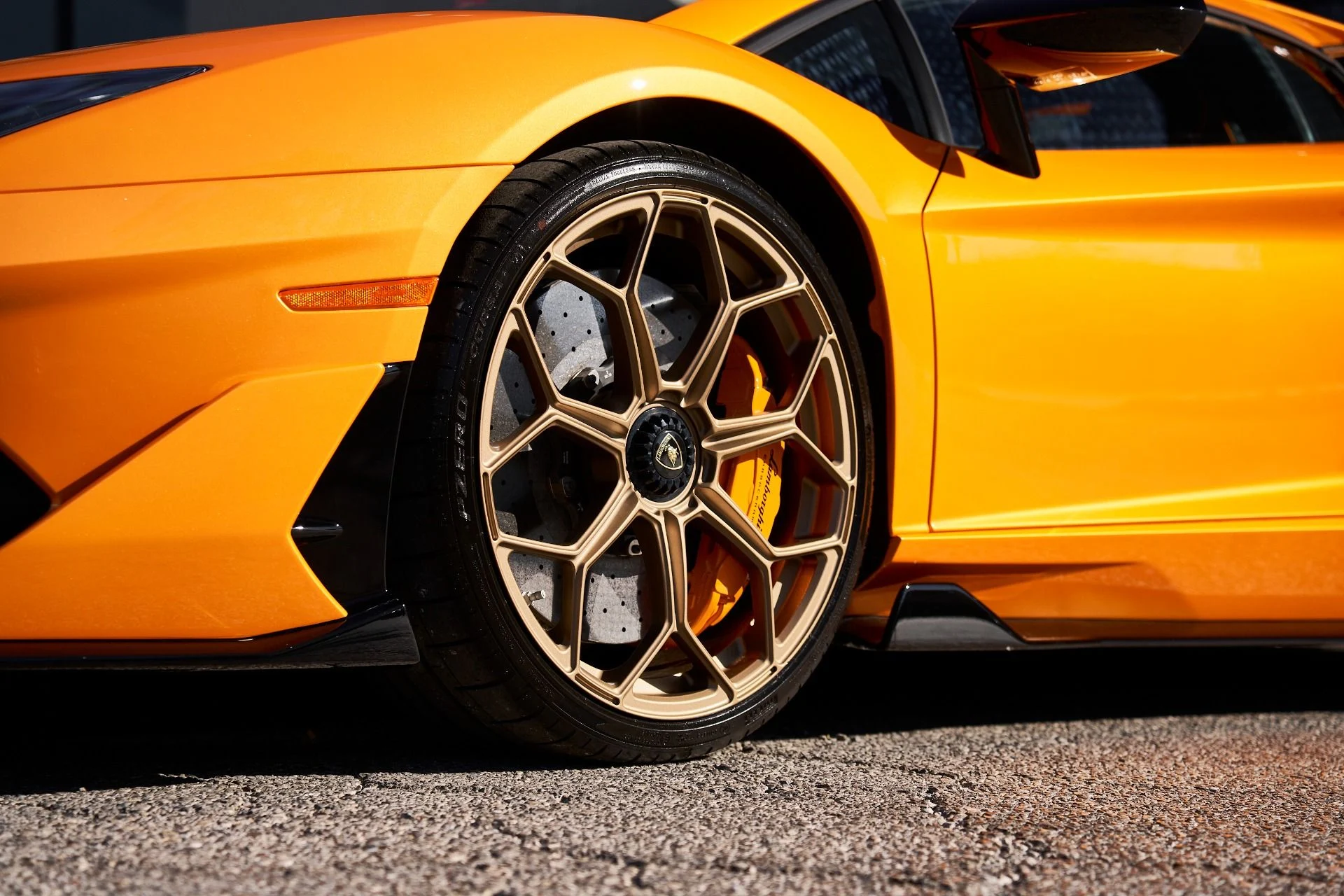 mph013_4143226478_Used_2021_Lamborghini_Aventador_SVJ_Base_1755224573_bec1bd101d