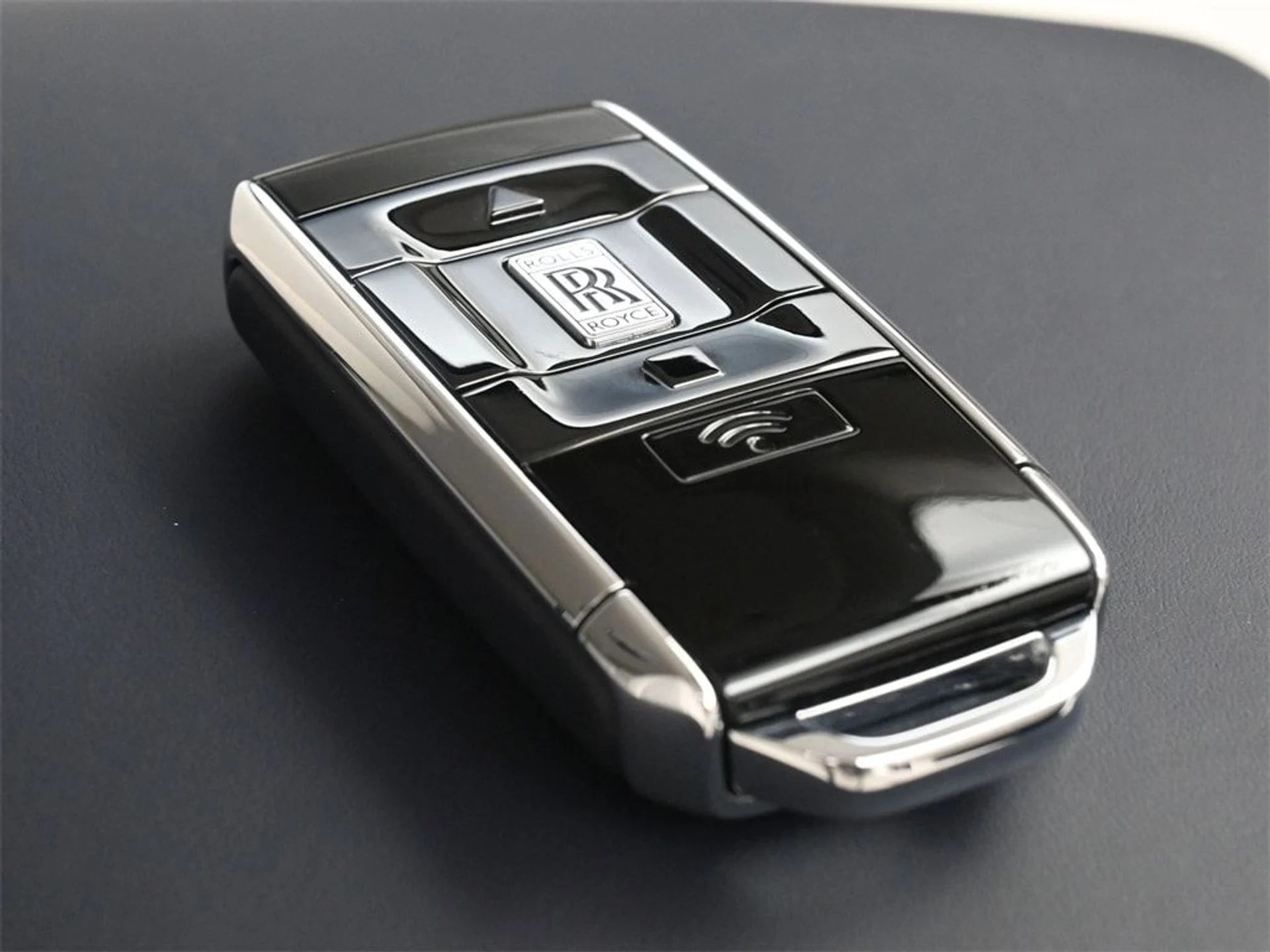 mph013_4144064531_454853b874d6686142681157f5c4971bx_ef70a31436