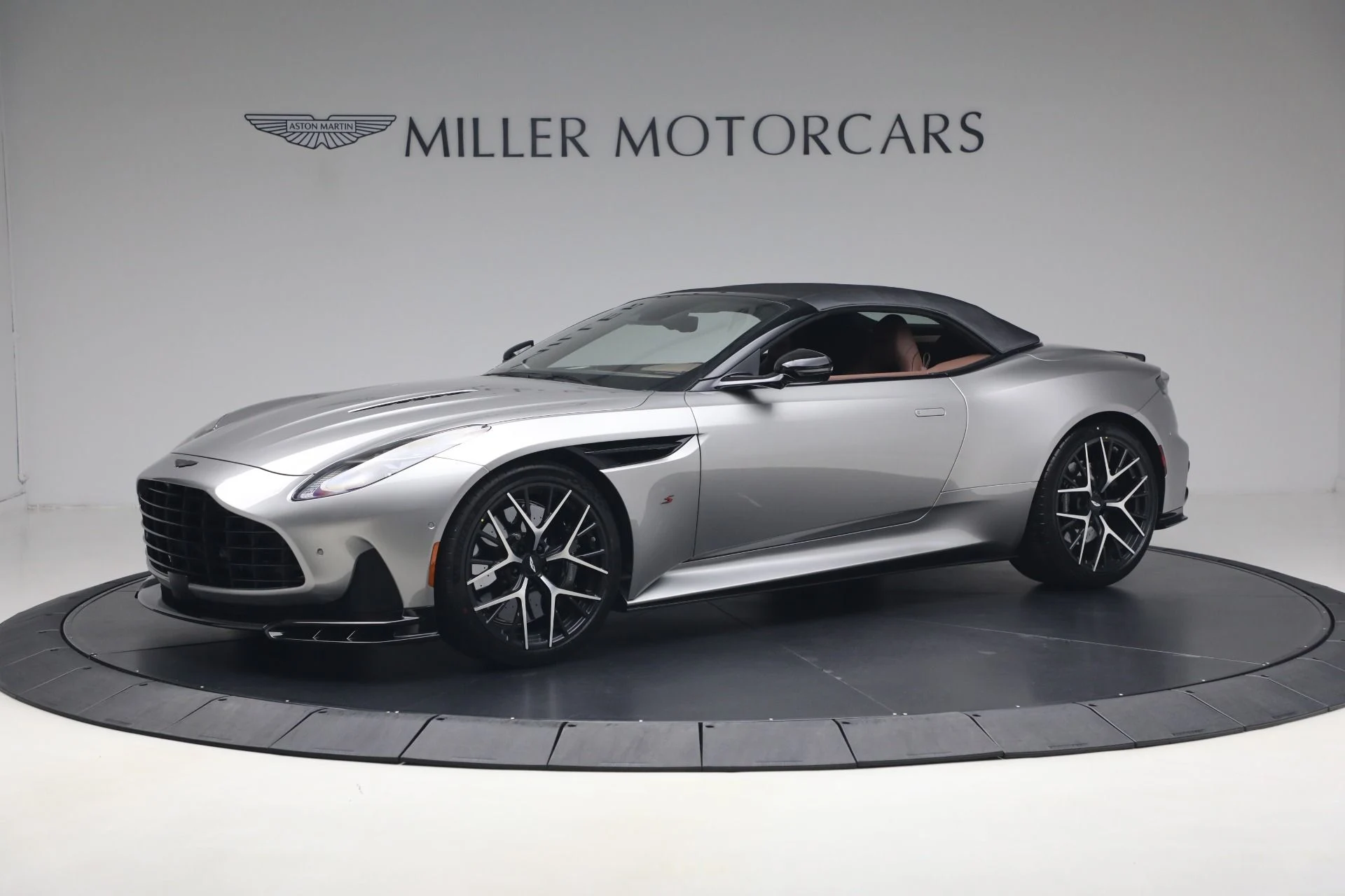 mph013_4144644648_New_2026_Aston_Martin_DB_12_S_Volante_1781361339_312f5101e2