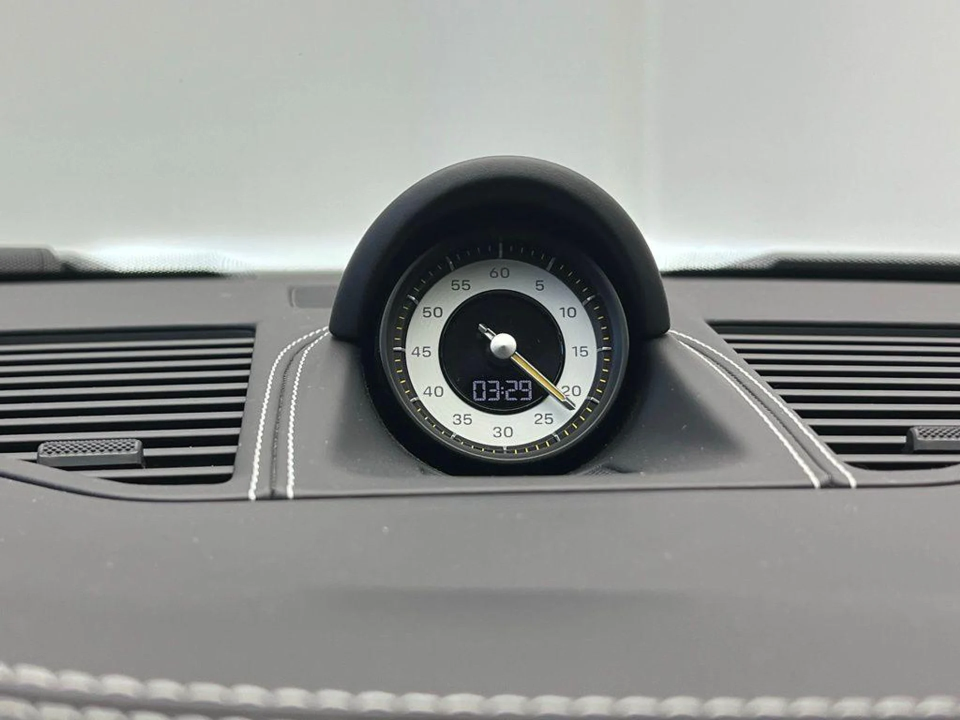 mph013_4150262027_QE_Mr_H_Qbl7_FS_3of262g_F1_tn_OZY_033521675d