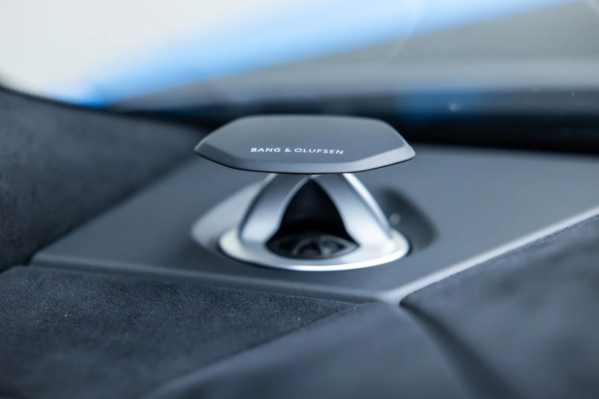 mph013_4151531380_13287_p14_l_c2e7111d72