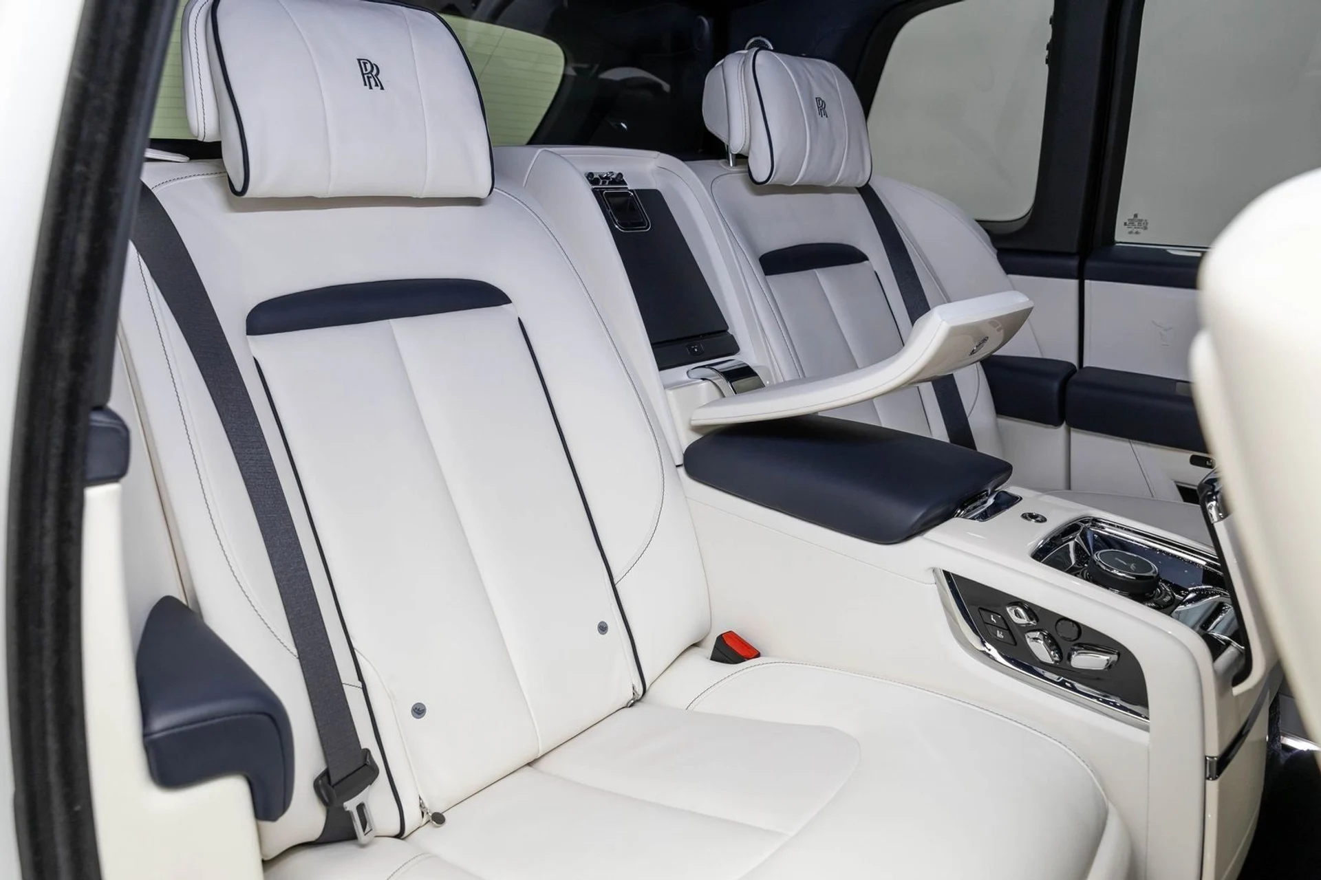 mph013_4159339470_14_7776f31a30