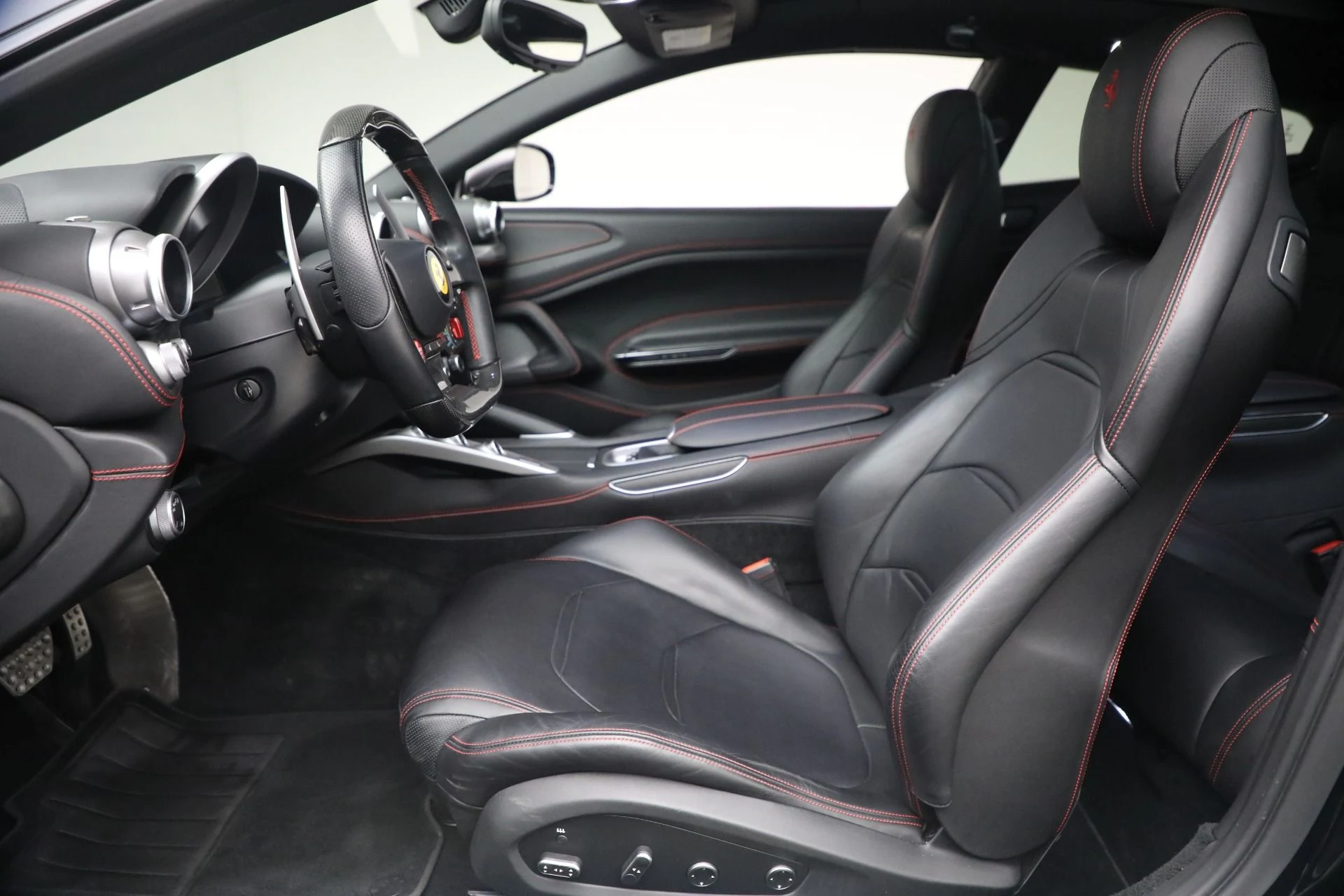 mph013_4161703786_Used_2018_Ferrari_GTC_4_Lusso_1771085143_07aa06263c