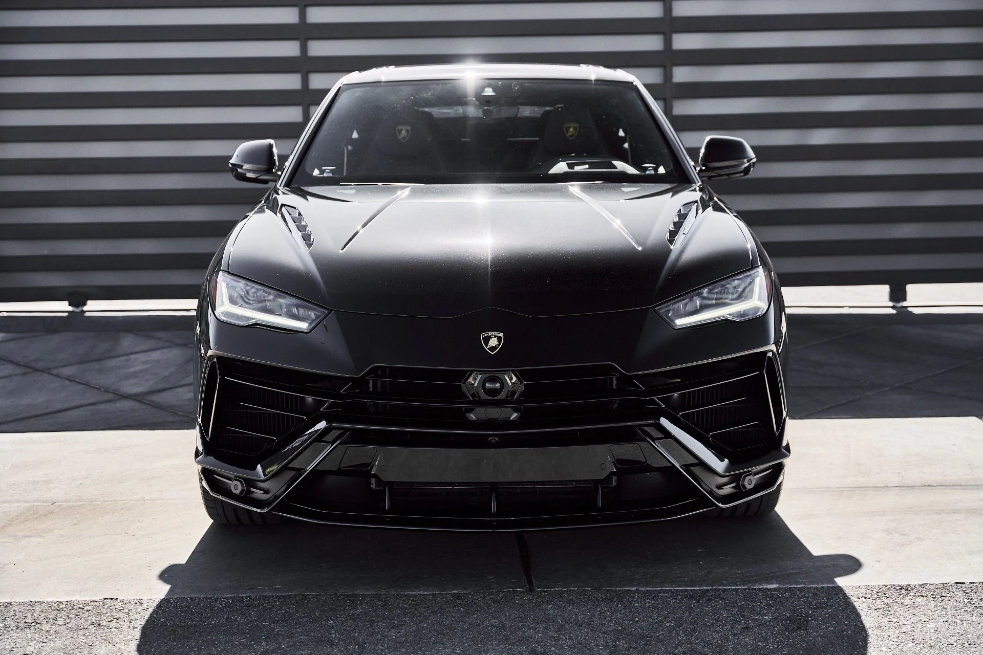 mph013_4165423604_Used_2024_Lamborghini_Urus_S_1780082827_5cc52594a3