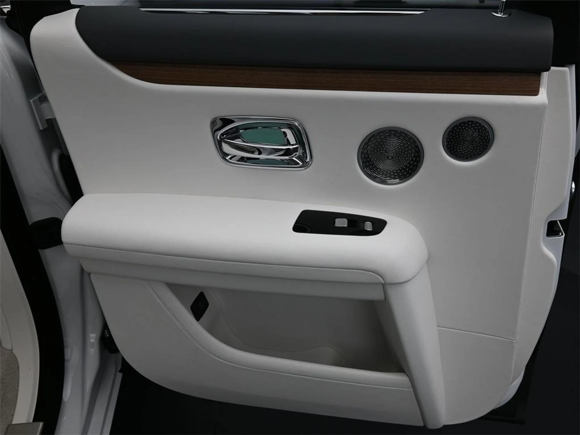 mph013_4165623119_opop_Aydr8_J_Xu3_Ssid_J_Ktk_GU_7u_Hk_58d361e751