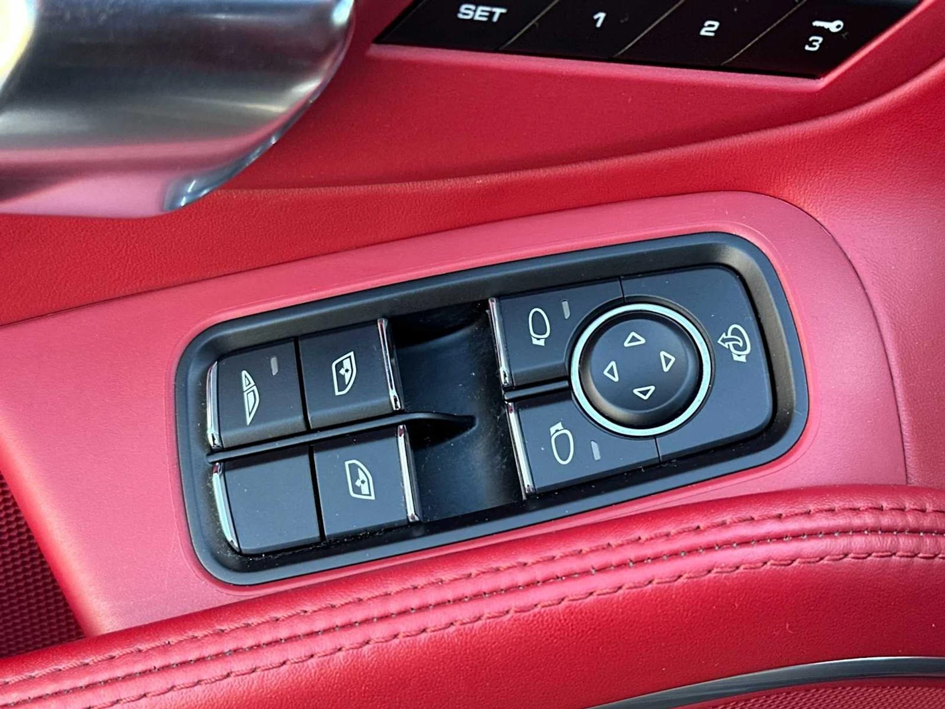 mph013_4172835115_d60c2bedf69b4bb37da7631b789c1343x_2c9fa1b771