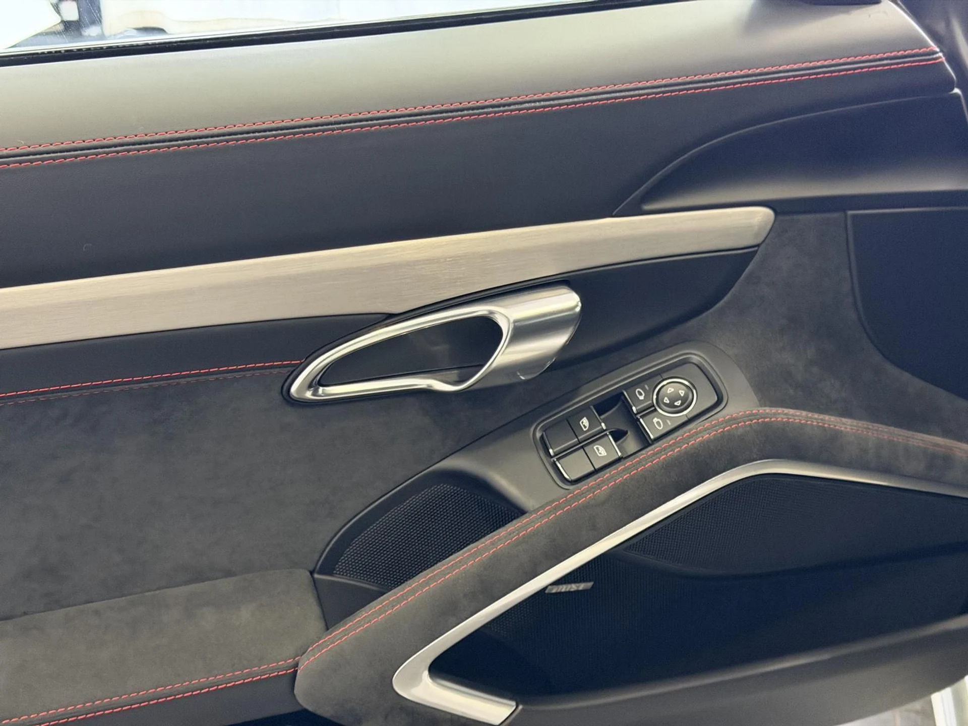 mph013_417589780_4f8987df4ff0a4c1d7bfeb3cfedae474x_bf1c0d5c5d