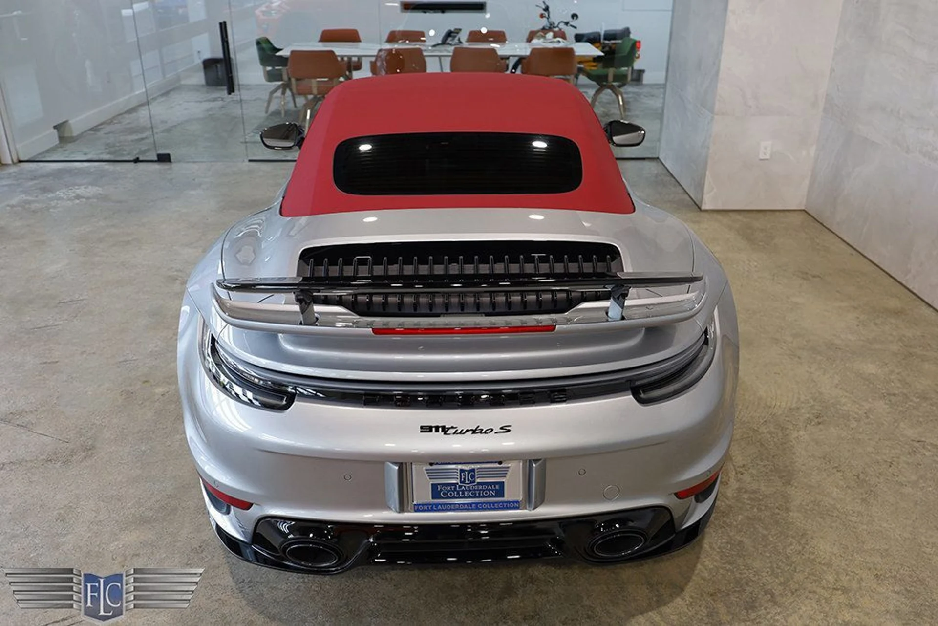 mph013_4176044527_used_2024_porsche_911_turboscabriolet_9689_22937048_14_1024_371279957d