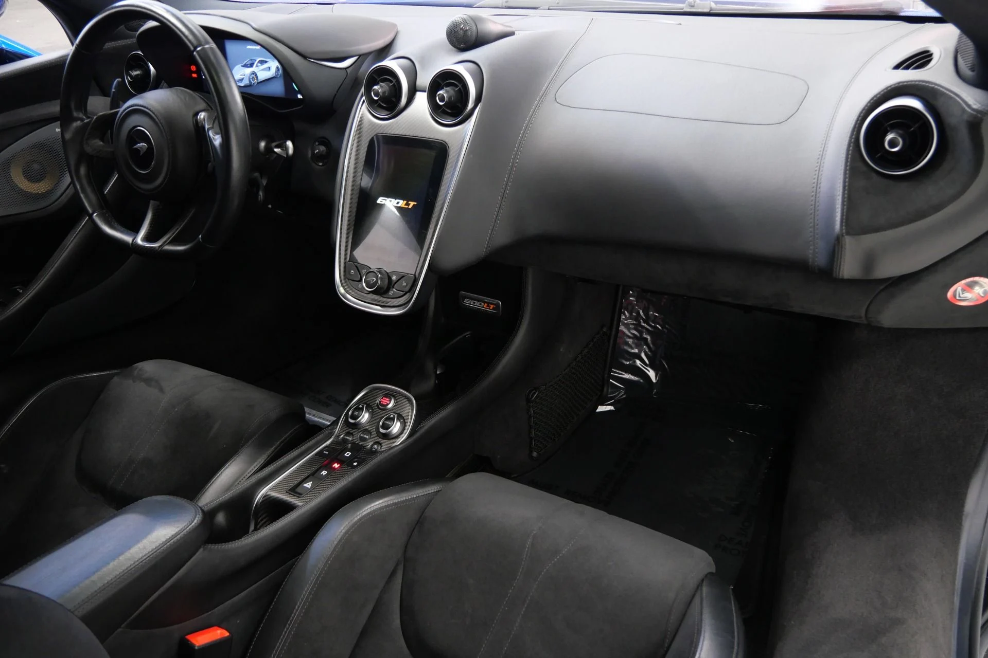 mph013_4183346139_Used_2019_Mc_Laren_600_LT_Carbon_Packs_1_and_2_Bowers_and_Wilkins_Audio_Ultra_Lightweight_Wheels_1767975670_7423573491