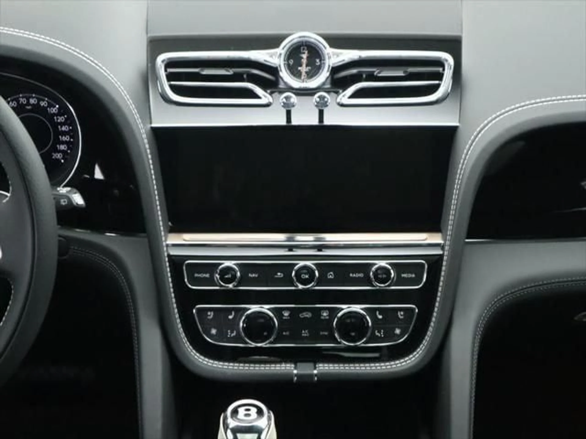 mph013_4187892374_used_2025_bentley_bentayga_ewb_v8awd_8119_23022887_14_640_3f69cbdc73