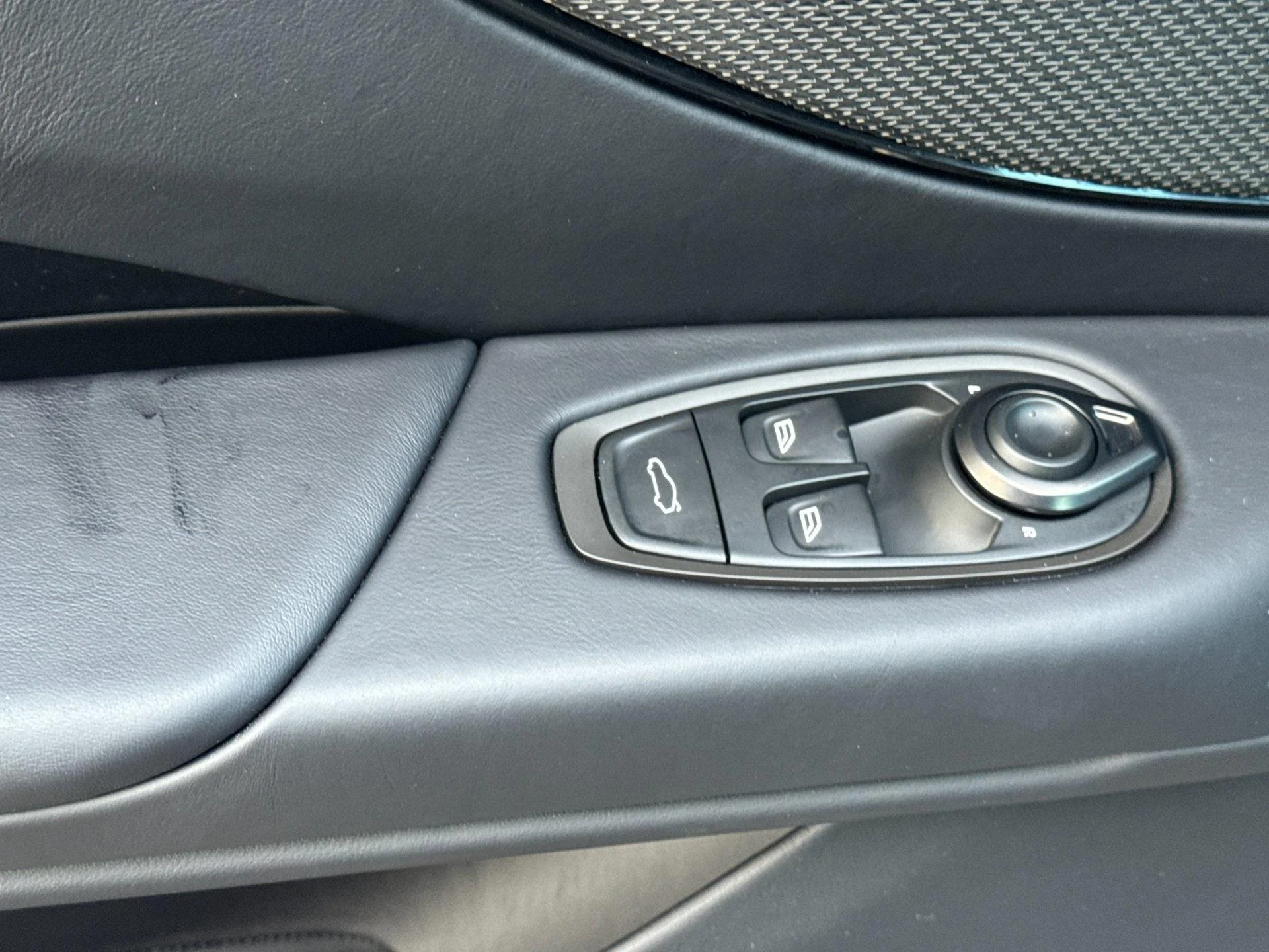 mph013_4190247112_New_2026_Aston_Martin_Vantage_S_1767798677_f531566ef3