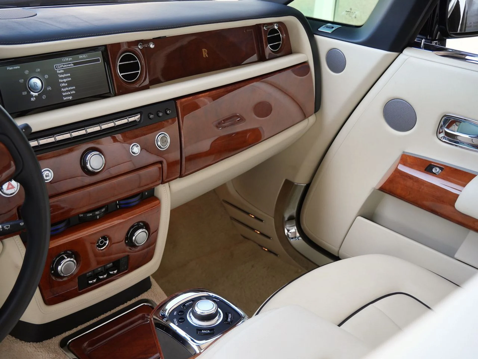 mph013_4191251939_0b1adb7a6bf6b90190aeab419045e3f1x_06f56157cb