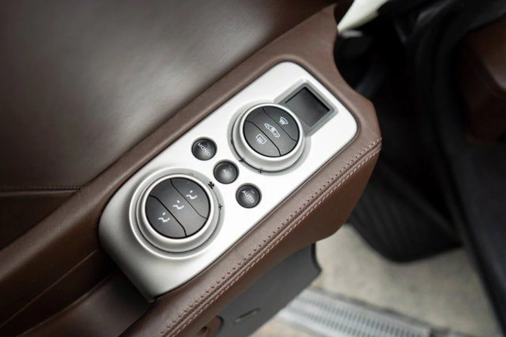 mph013_4203781628_14_6481fc2a83