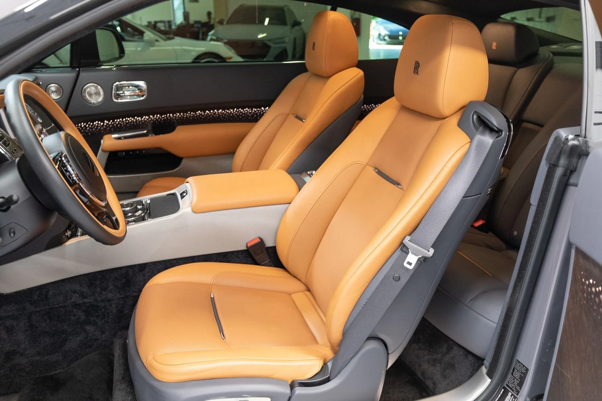 mph013_4203958563_Used_2018_Rolls_Royce_Wraith_Luminary_Collection_1708563018_92d38573ea