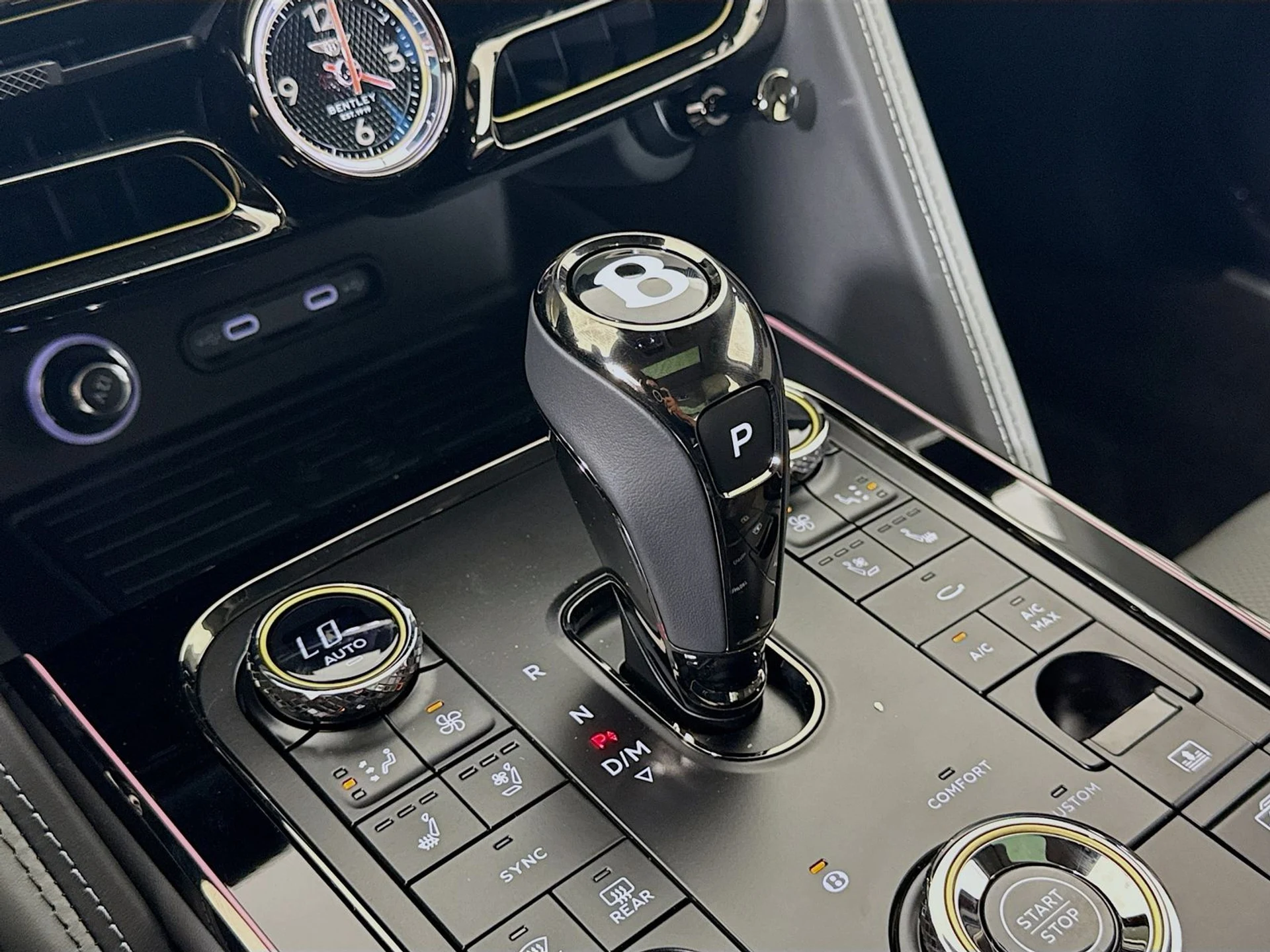 mph013_4204235754_eb42d308cb1c27071ba381ddf5c3c555x_6427579fc1