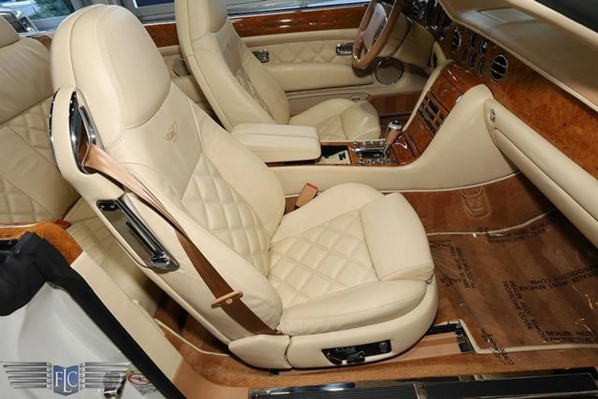 mph013_4210060286_used_2010_bentley_azure_tconvertible_9689_22574902_18_640_902ef24cbb
