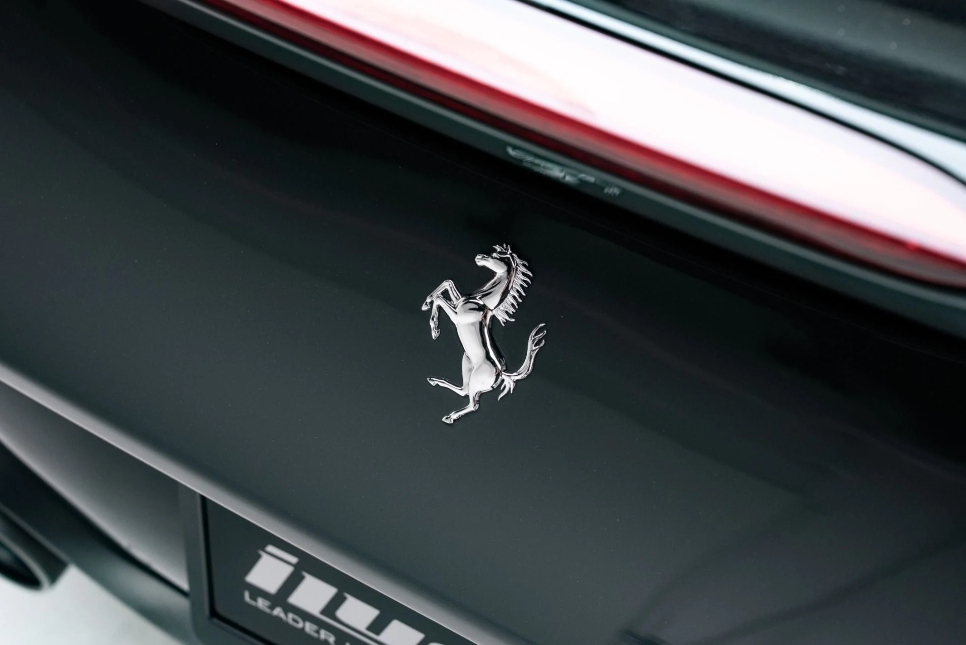 mph013_421152444_Used_2022_Ferrari_F8_Tributo_1775088257_826892e432