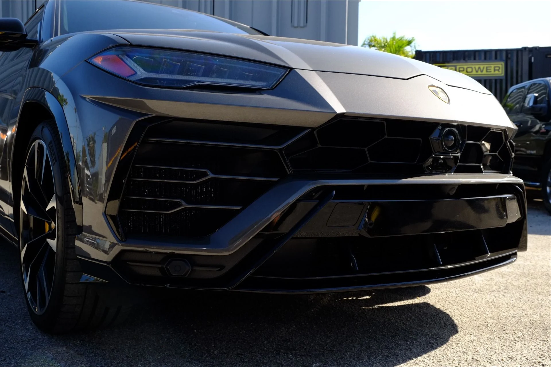mph013_4214500160_Used_2021_Lamborghini_Urus_1776122296_fde250c306