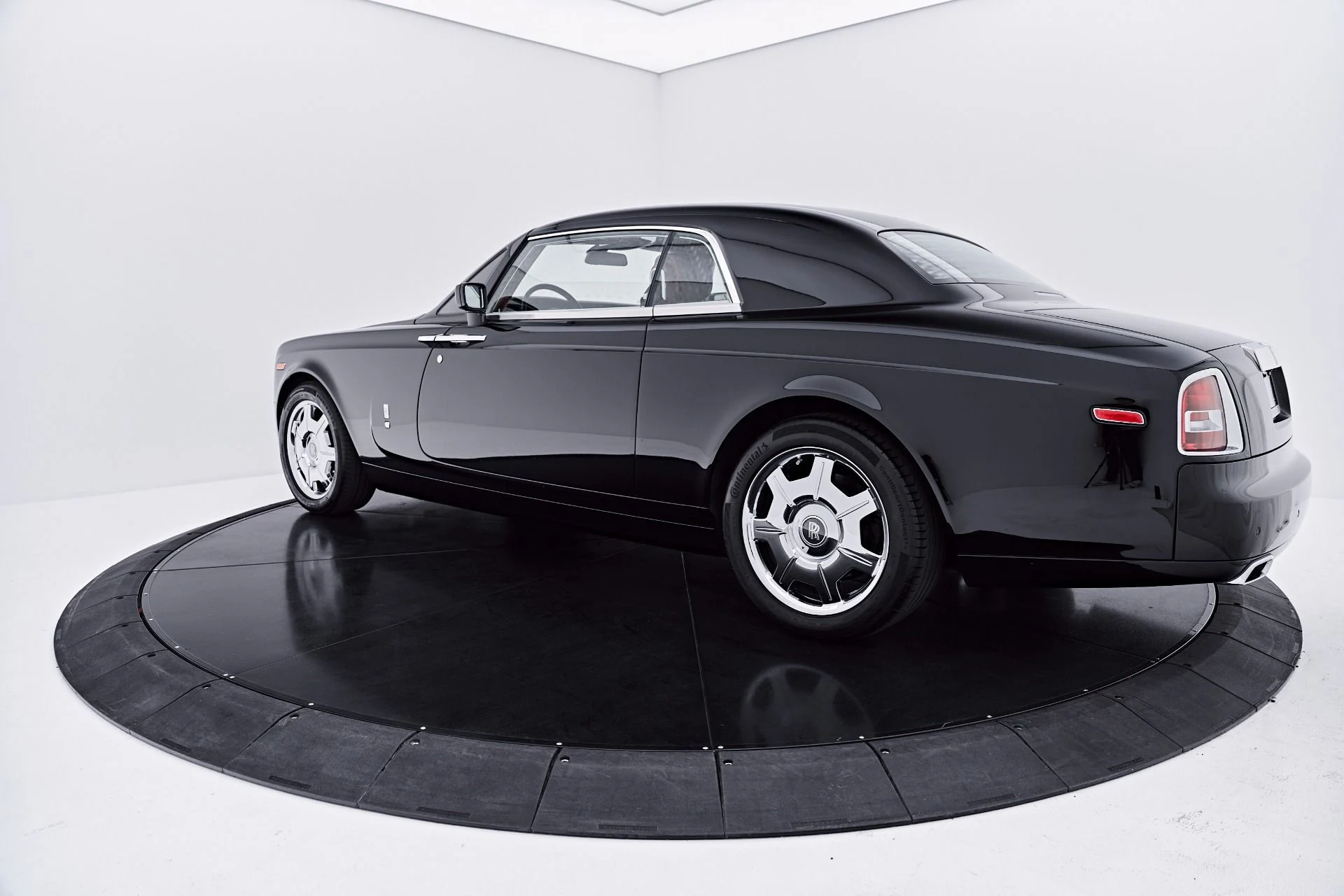 mph013_4215345287_Used_2009_Rolls_Royce_Phantom_Coupe_Base_1784853692_ef92a30a7b