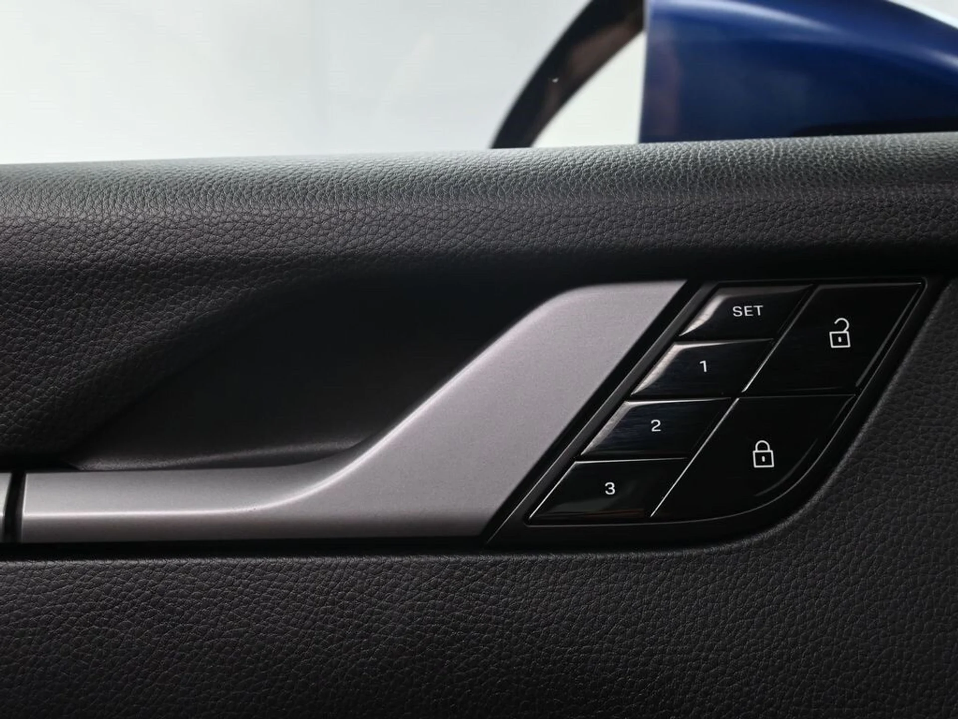 mph013_4217224400_51199b64e1608b8e565422f28ca6029ex_f3dd9d2d31