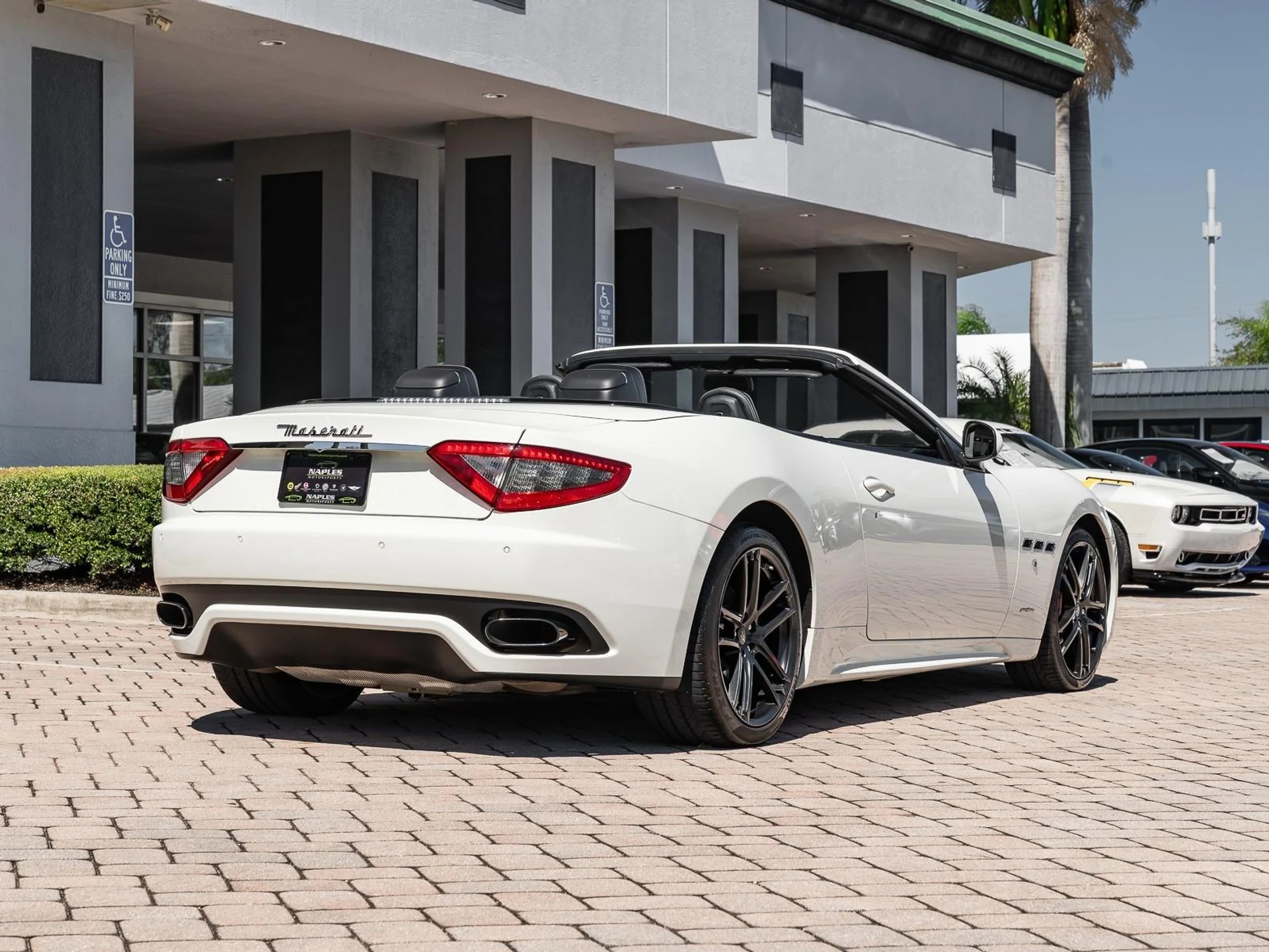 mph013_4221904870_Used_2015_Maserati_Gran_Turismo_Convertible_Sport_1760472340_d8cc9d451c