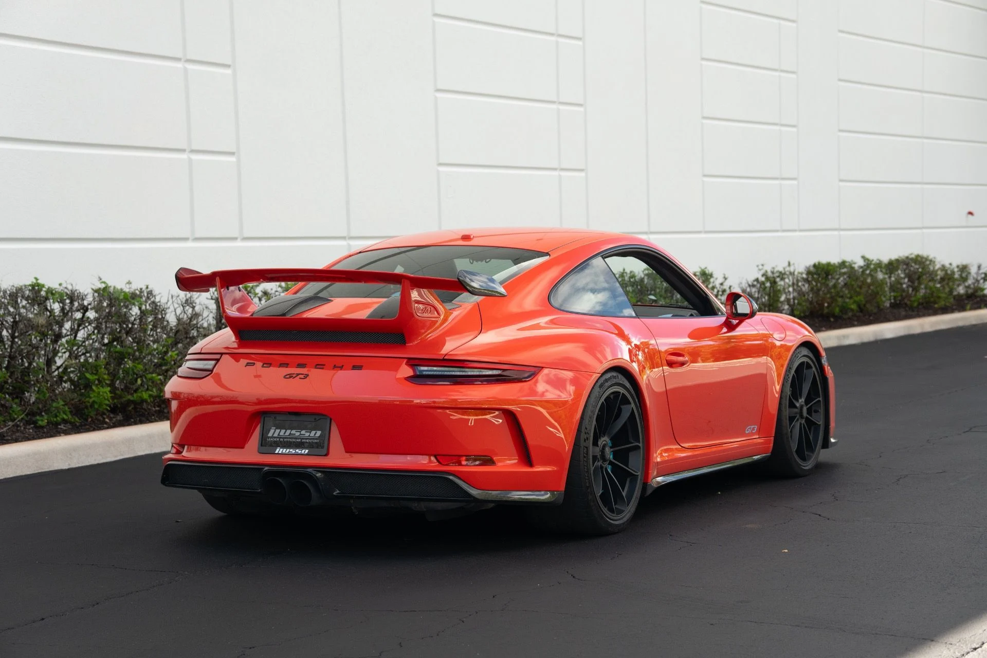 mph013_4228574842_Used_2018_Porsche_911_GT_3_1758911261_7f4b041014