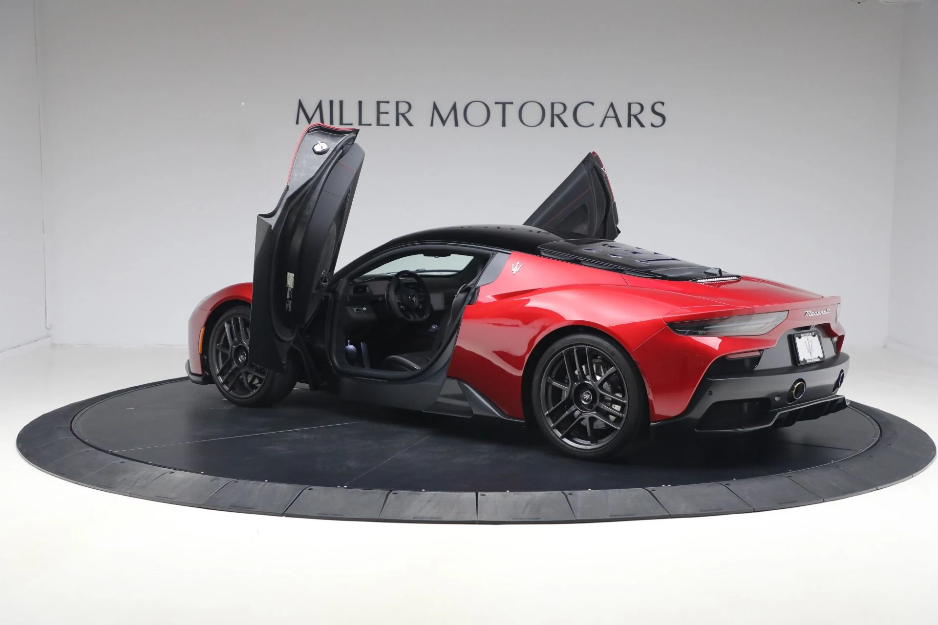 mph013_4231381217_Used_2022_Maserati_MC_20_1774384790_06dc029e0d