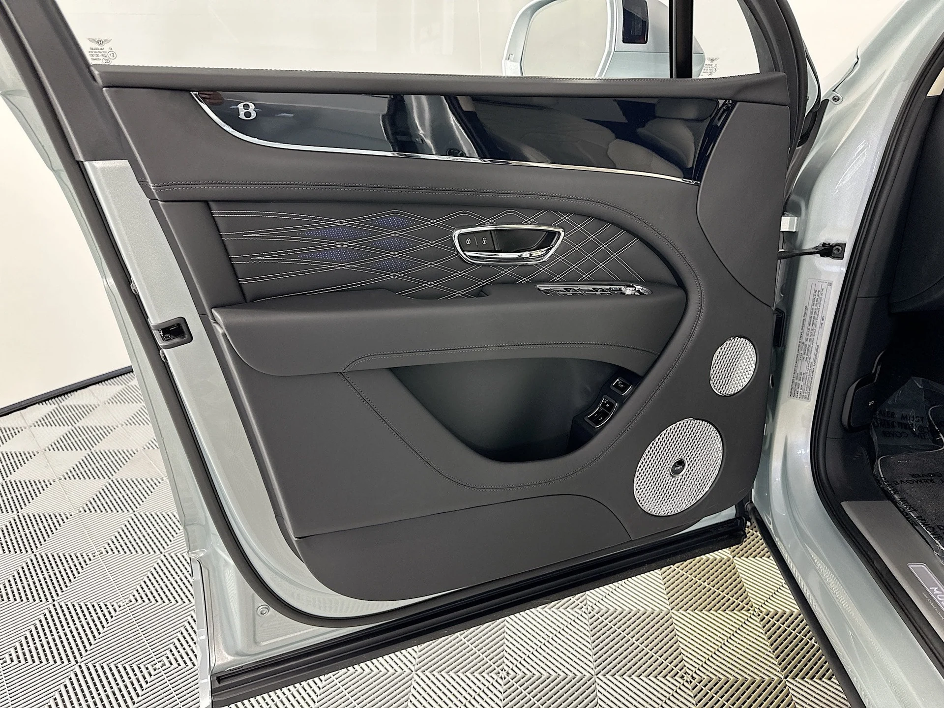 mph013_4236475782_14_ec20409c62