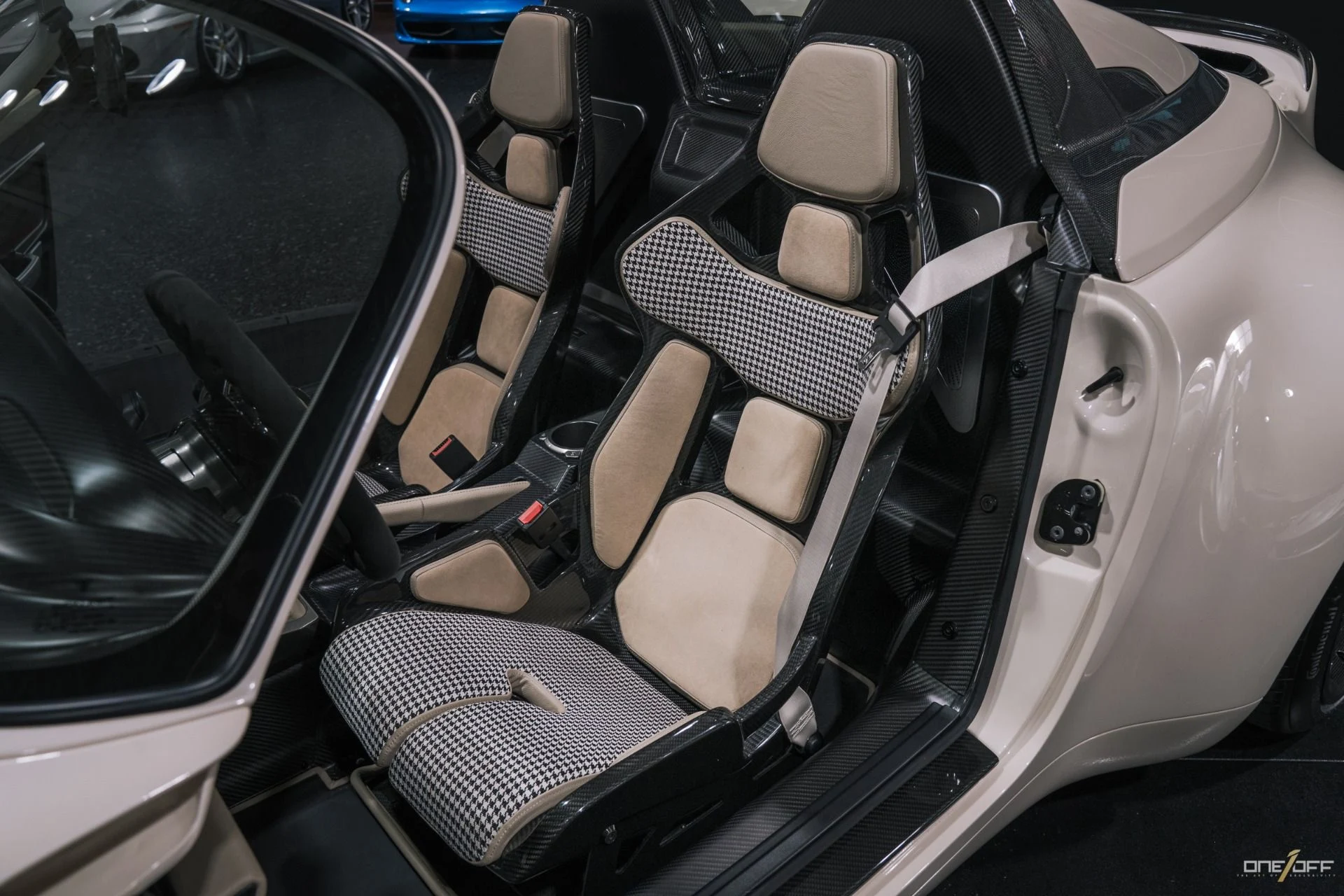 mph013_4237187587_Used_1997_Porsche_911_Gunther_Werks_Speedster_1762325156_a6dccc2312