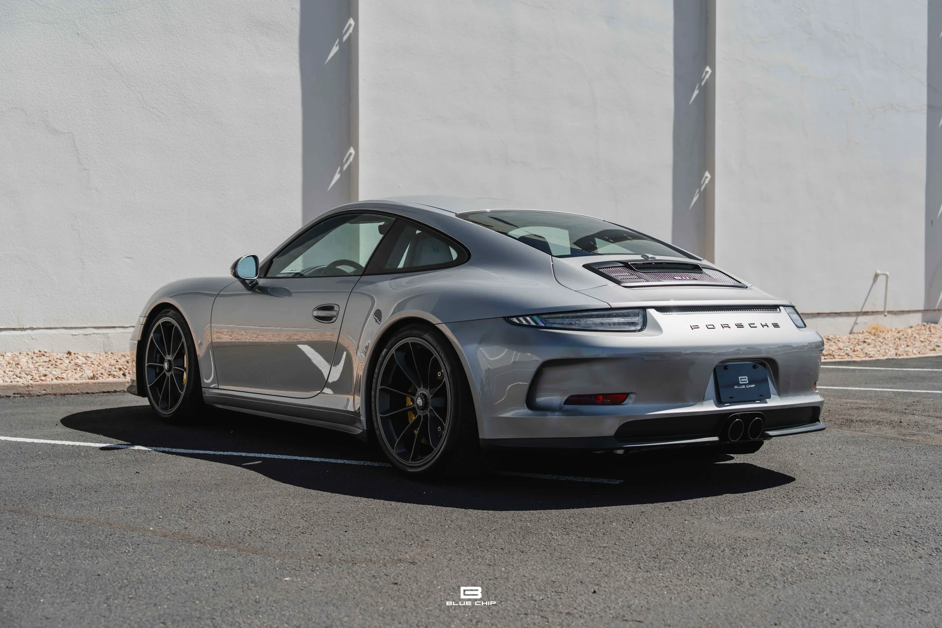 mph013_4248952251_6a2c87e12dda2ff135eb6e4a_2016_Porsche_911_R_14_40da3e7b54