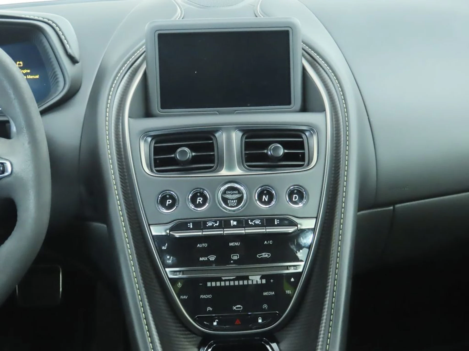 mph013_4250792288_used_2019_aston_martin_db11_amrcoupe_8119_22975631_14_1024_18464cf695