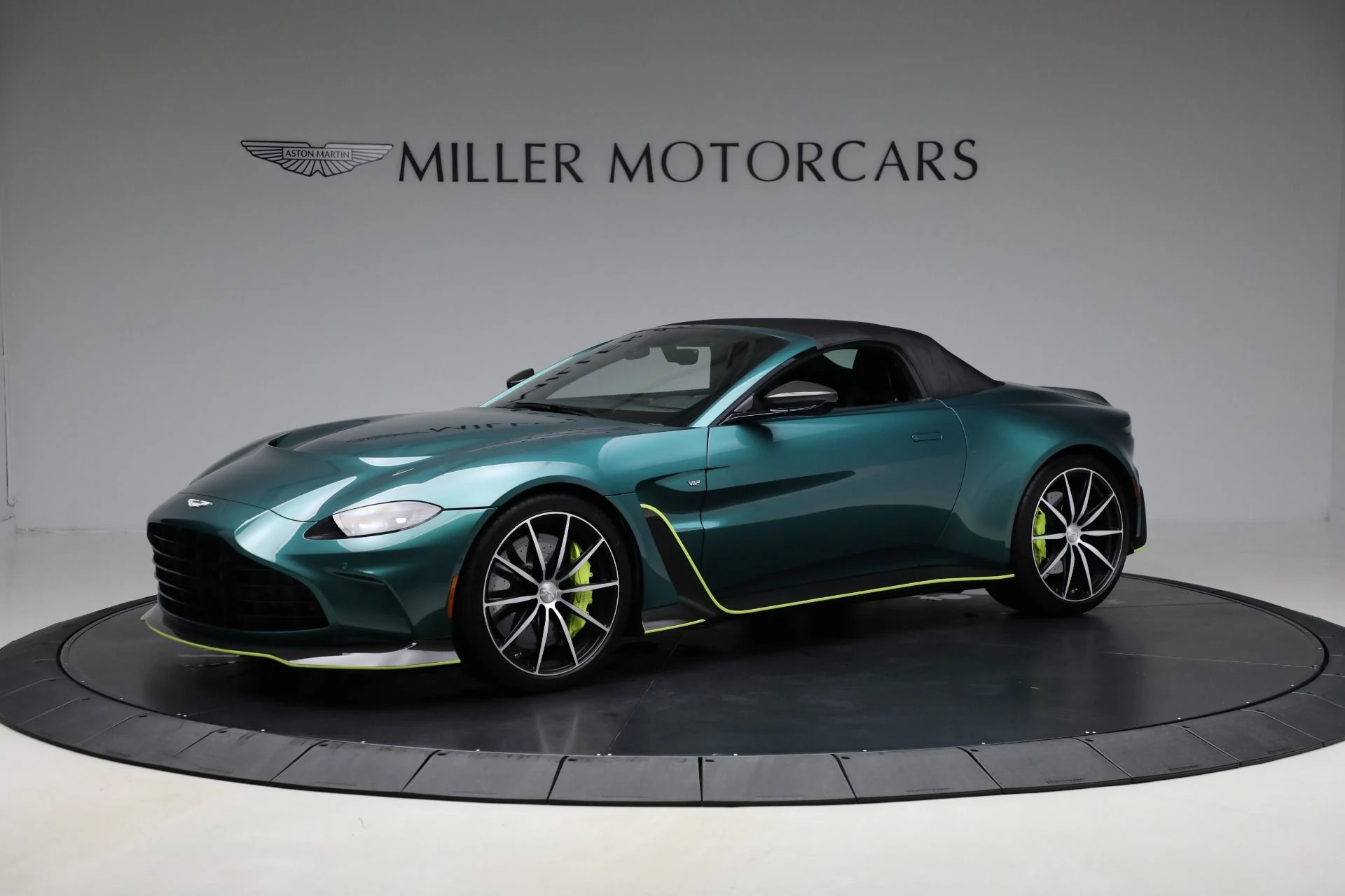 mph013_4252070590_Used_2023_Aston_Martin_Vantage_V12_e1029d9c26