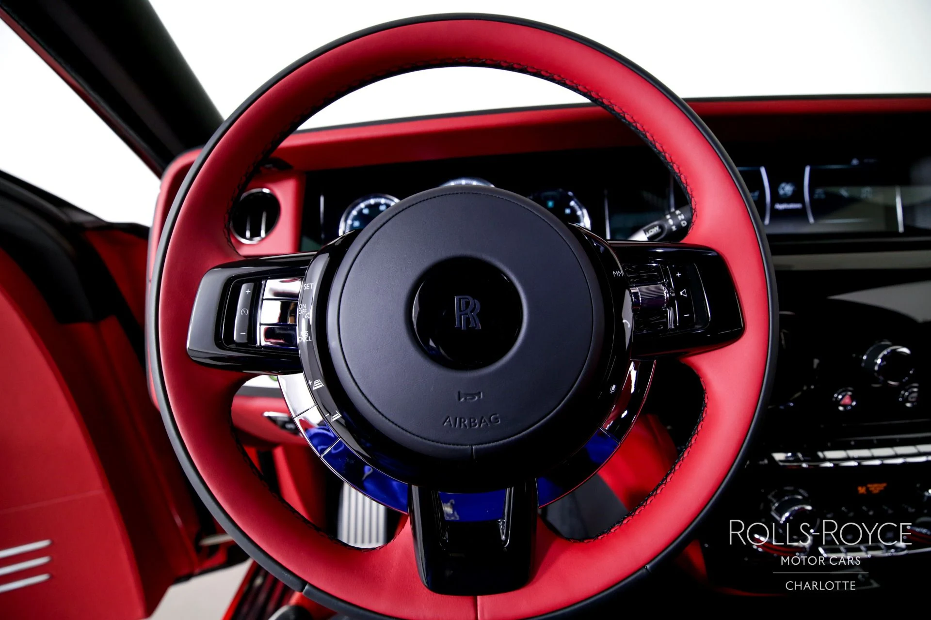 mph013_4252857473_Used_2024_Rolls_Royce_Phantom_EWB_1745331546_a9a7495a5c