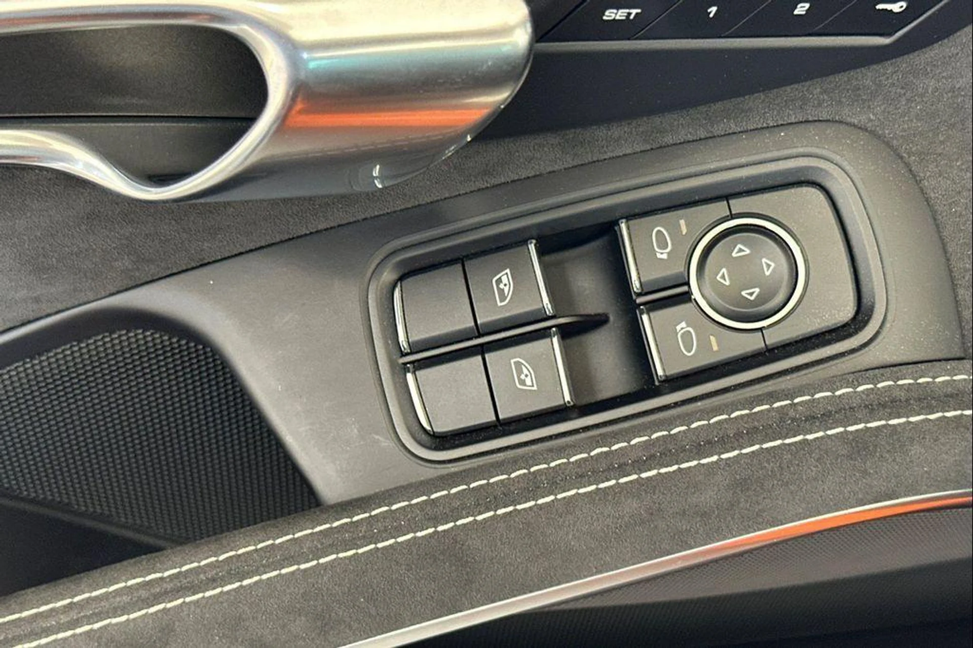 mph013_426038719_H6_V_Lsl_M_Vtrl_YVSF_4_Fo3n_UPX_0_KRQ_455d9f5d46