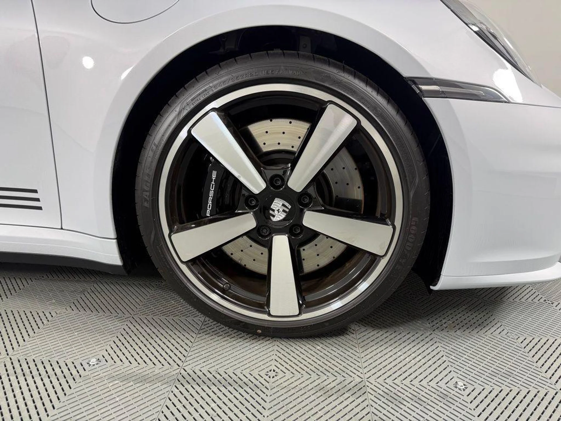 mph013_4262090812_h_Y6n_N10x_C8_Vh_V_Dred_F_Rf5_O81_Kc_4456529e7c