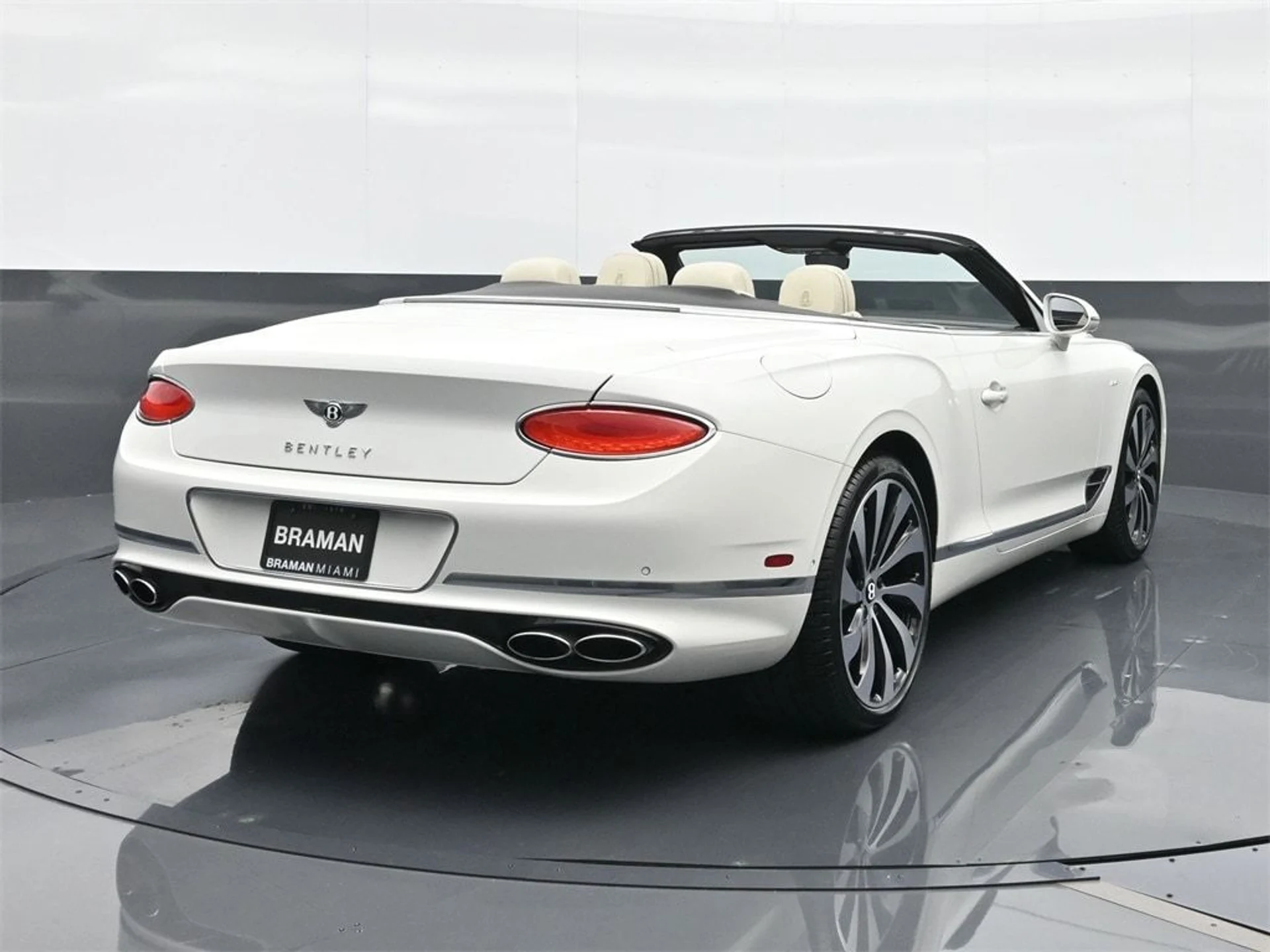 mph013_4264582962_9c961602fb4616ef39ee36551923e11dx_15da2c9a72