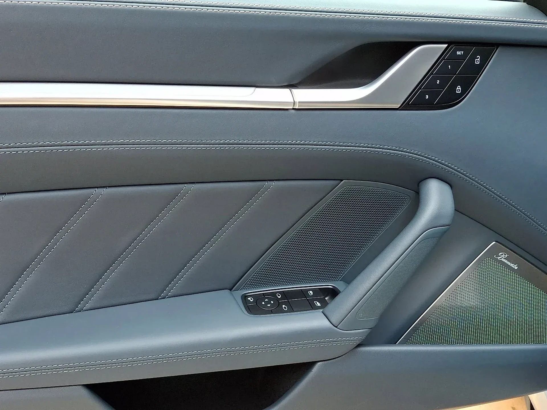 mph013_4272103700_a9f75a050e65558f90f0e4cb0019b716_8815595971