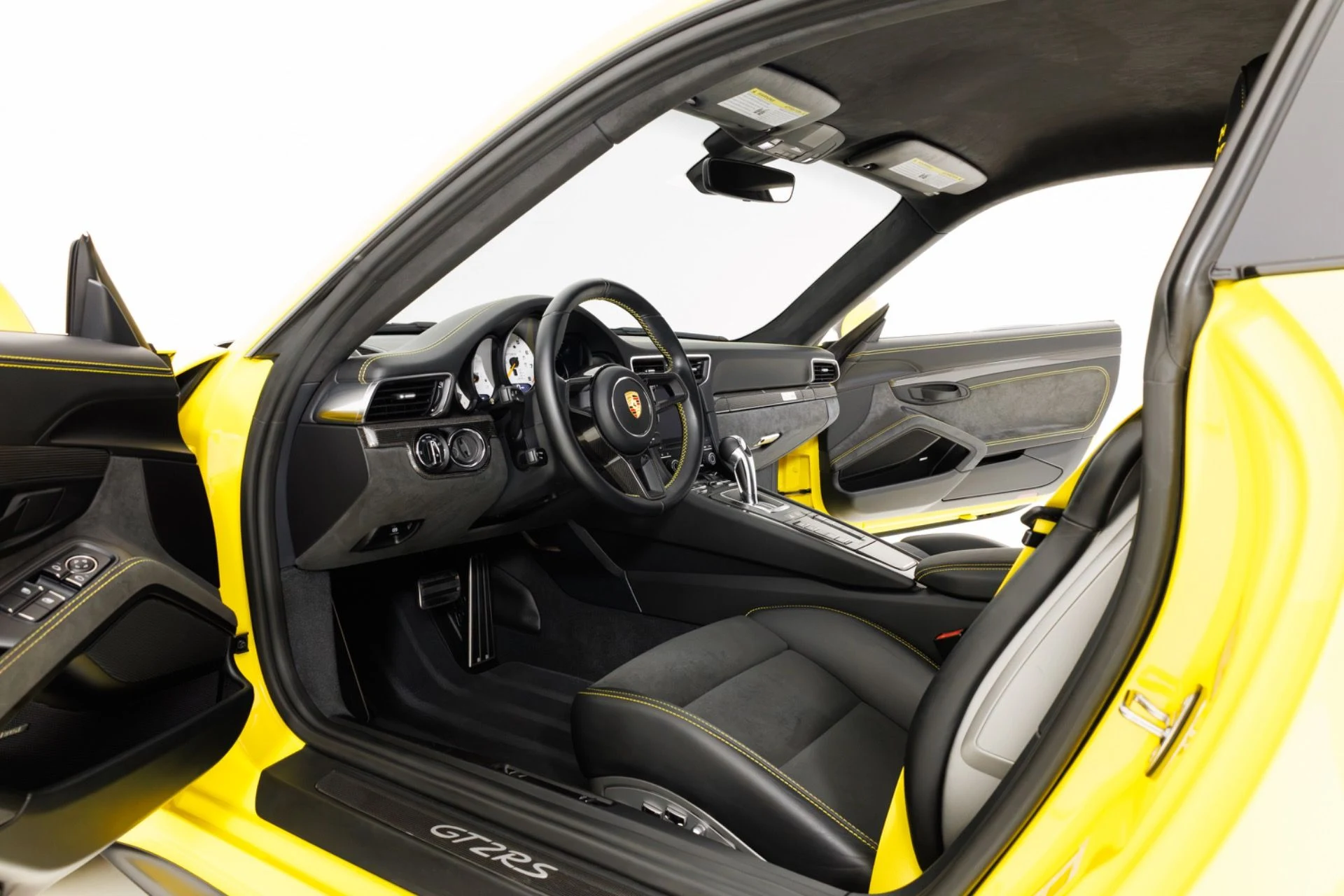 mph013_4272286615_Used_2018_Porsche_911_GT_2_RS_1787778861_b282897e28