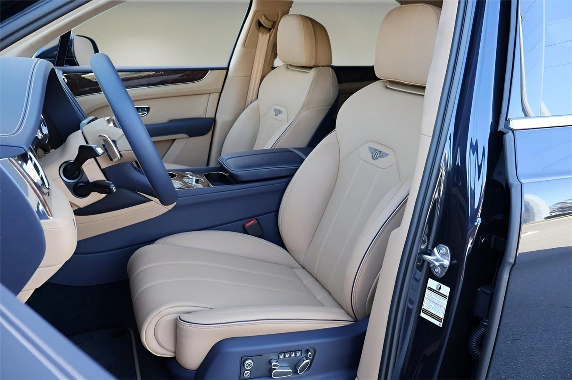 mph013_4272772205_14_2f9c3857a1