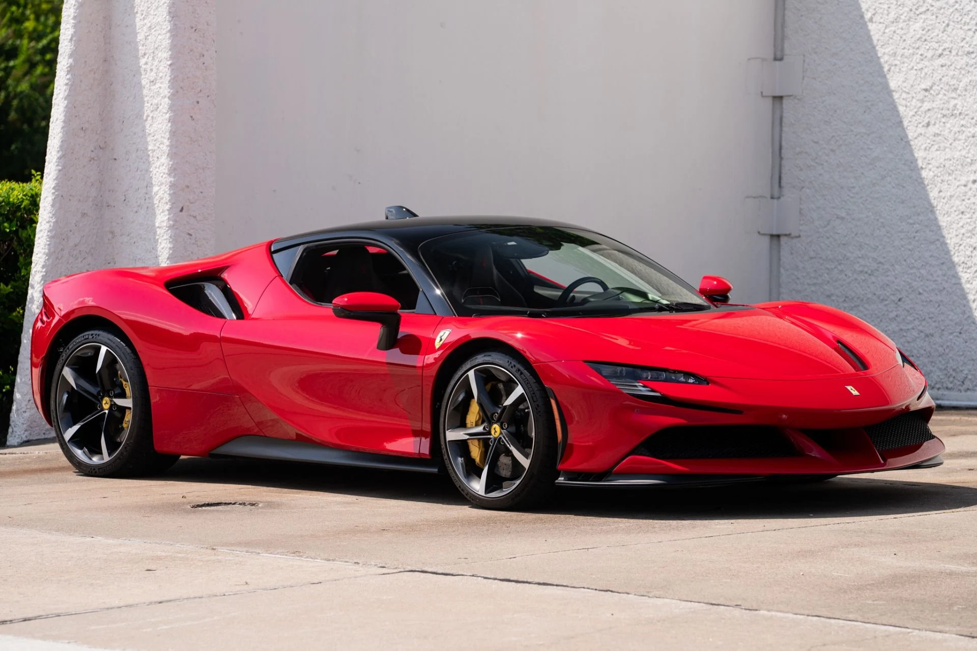 mph013_4274671274_Used_2023_Ferrari_SF_90_Stradale_1758051798_e94f787186