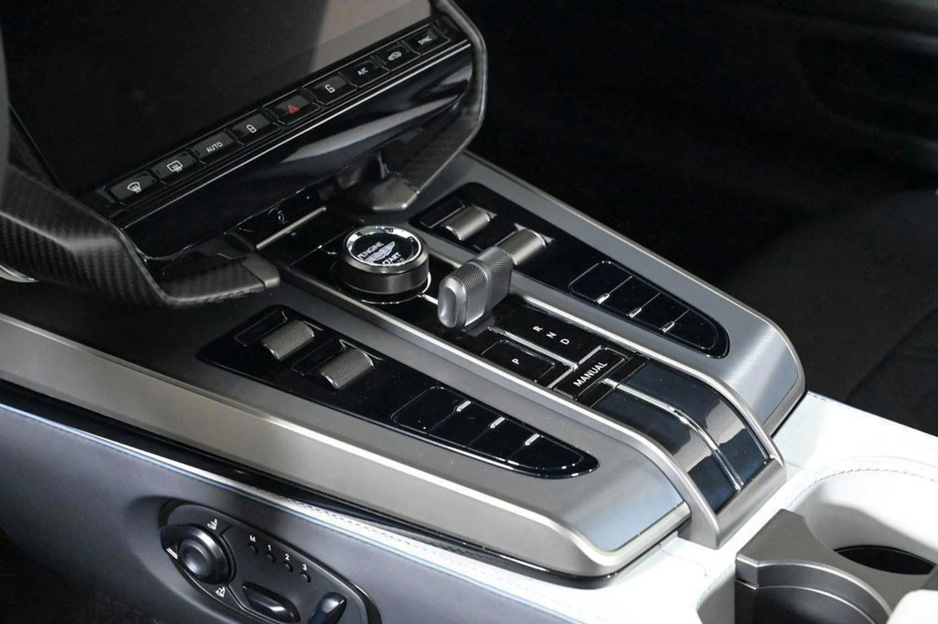 mph013_4276142103_new_2025_aston_martin_vanquish_coupe_11350_22854857_13_1024_36f809f4b1