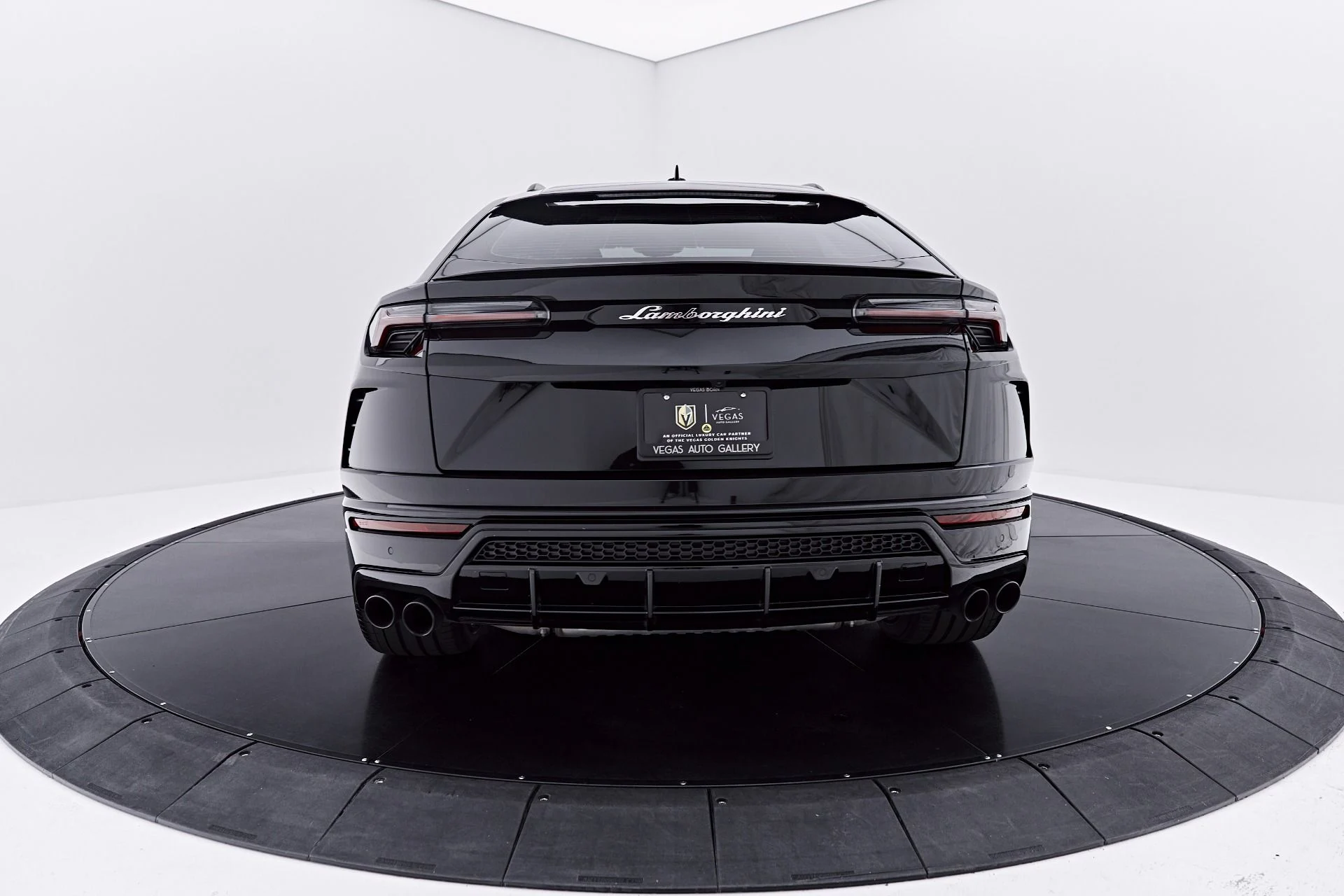 mph013_4276385612_Used_2022_Lamborghini_Urus_Base_1785209655_236230cad2