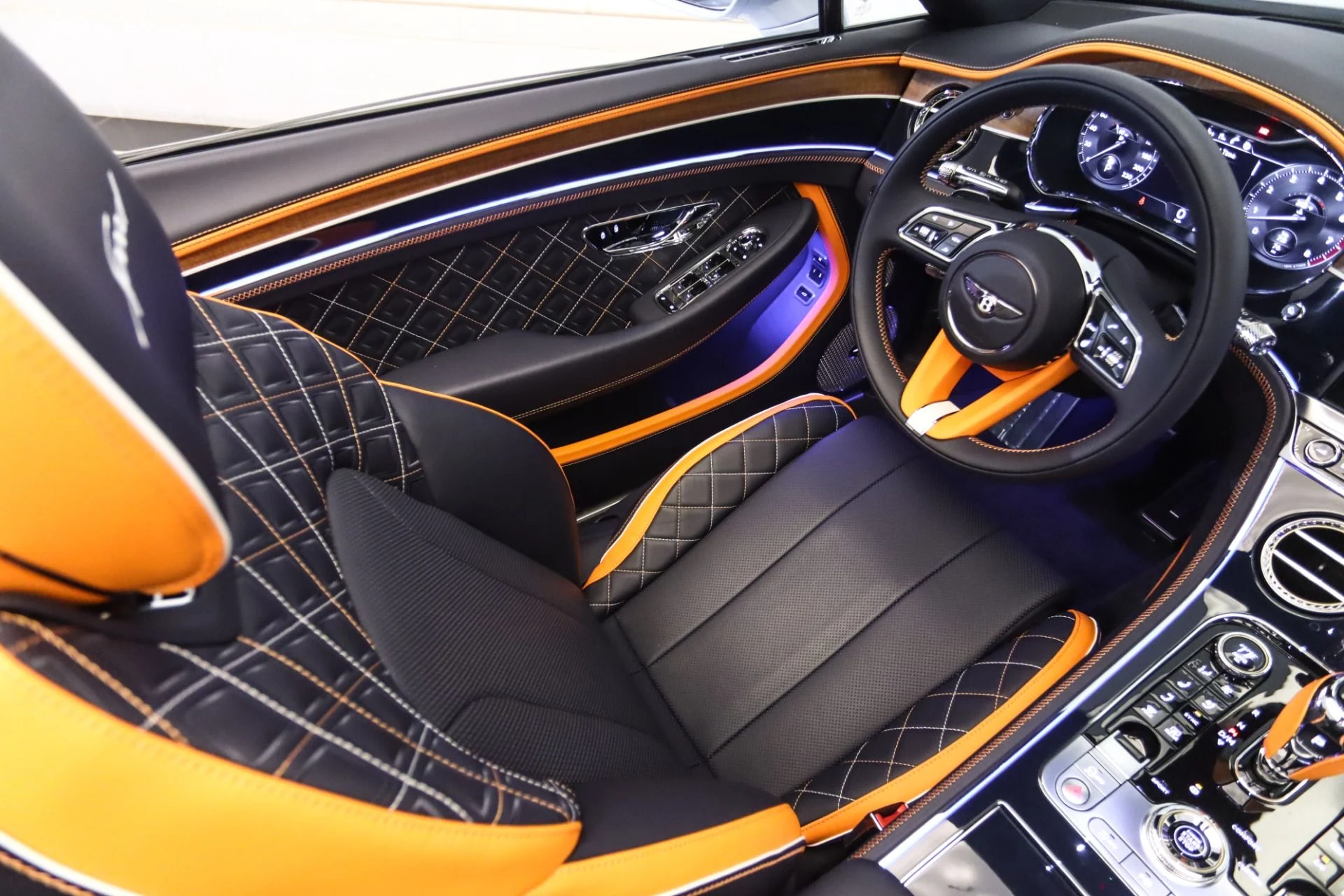 mph013_4279742740_Used_2024_Bentley_Continental_GTC_Speed_1744369762_4270f0a55e