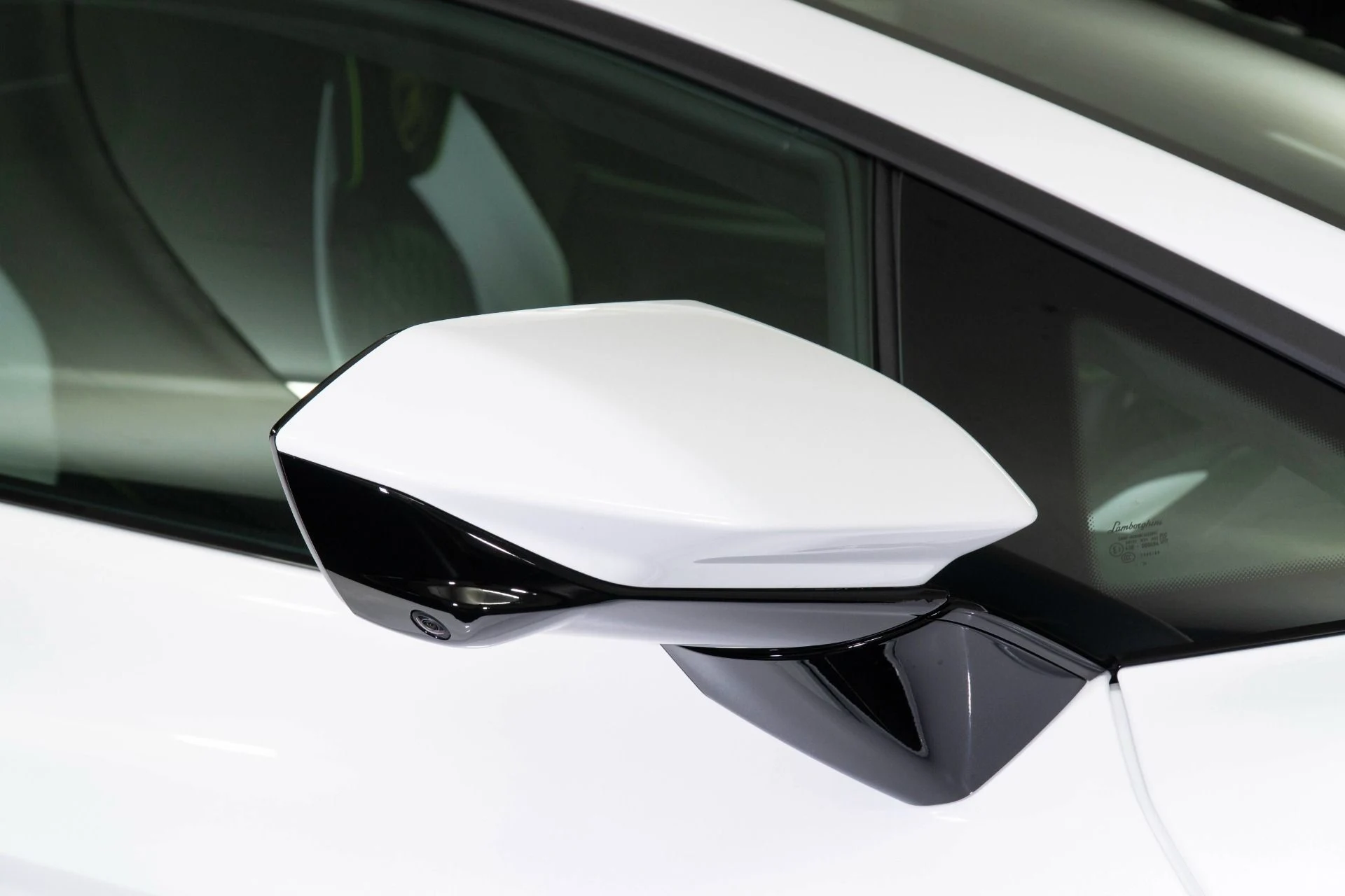 mph013_4280495623_New_2026_Lamborghini_Revuelto_1778722081_f16abb72f4
