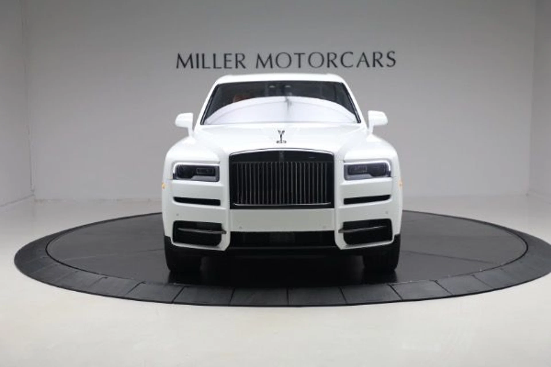mph013_4282475910_Used_2022_Rolls_Royce_Black_Badge_Cullinan_388434e0de
