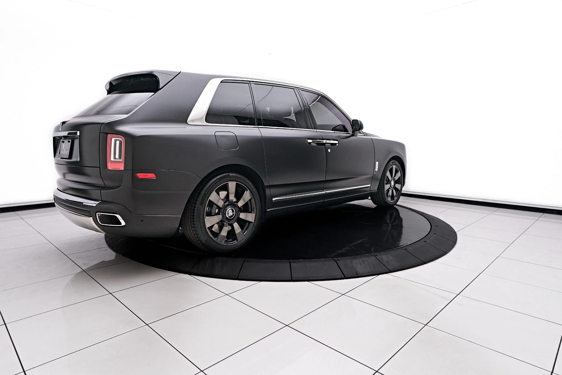 mph013_4285164583_Used_2023_Rolls_Royce_Cullinan_Base_1754606865_f5deef6c78