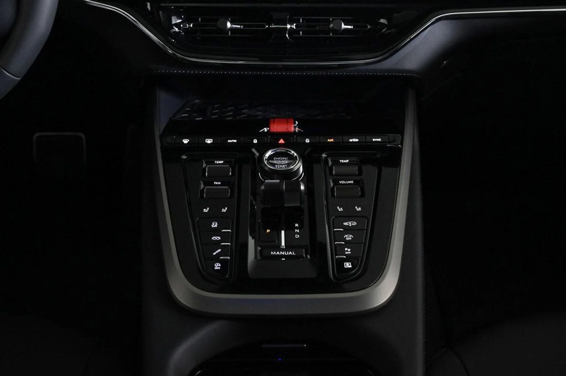 mph013_4285643781_new_2026_aston_martin_dbx_sawd_11350_22961670_13_1024_0dafe861ca