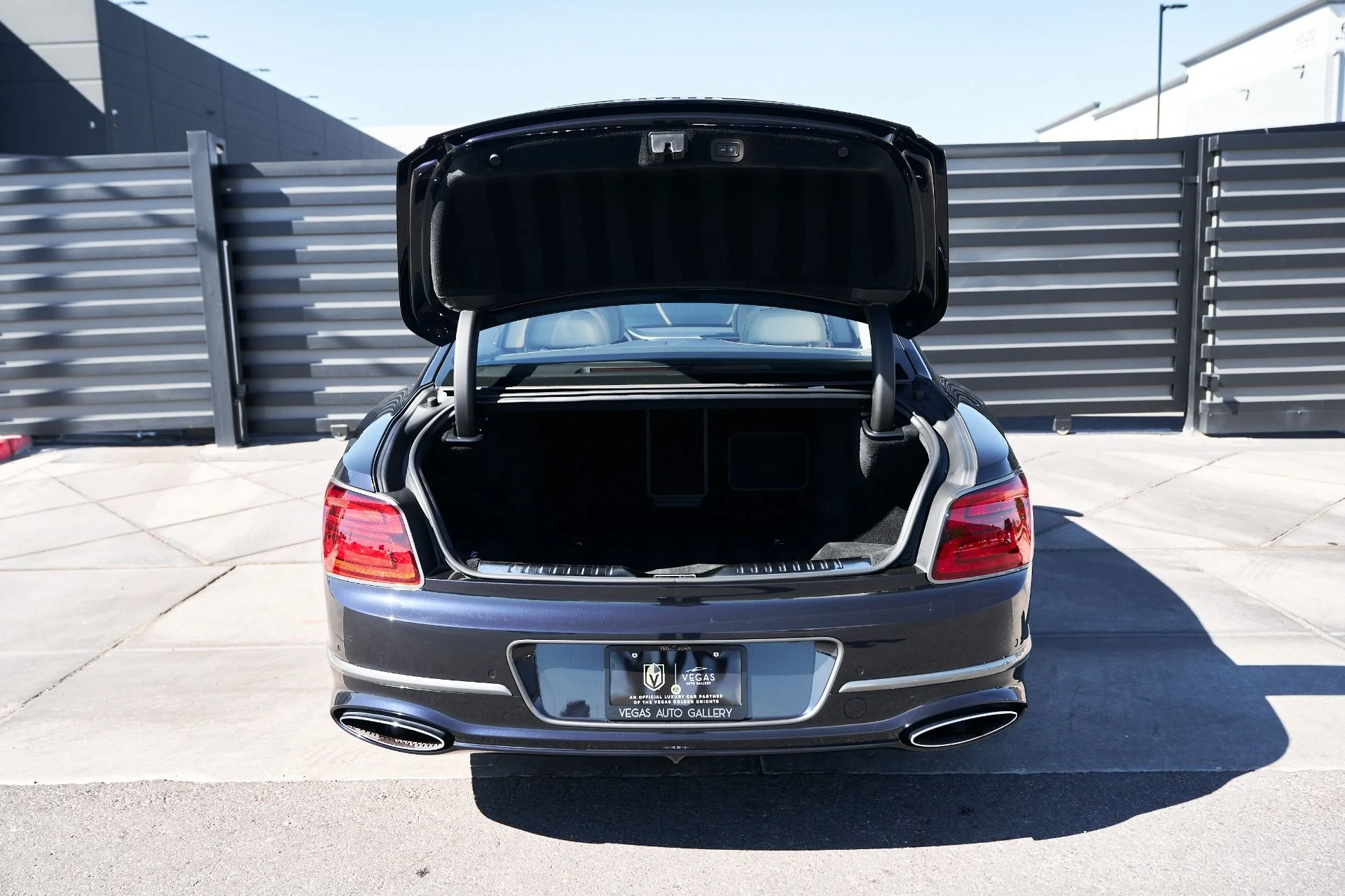 mph013_4288095962_Used_2024_Bentley_Flying_Spur_Mulliner_W12_1760650605_4f2dd1b227