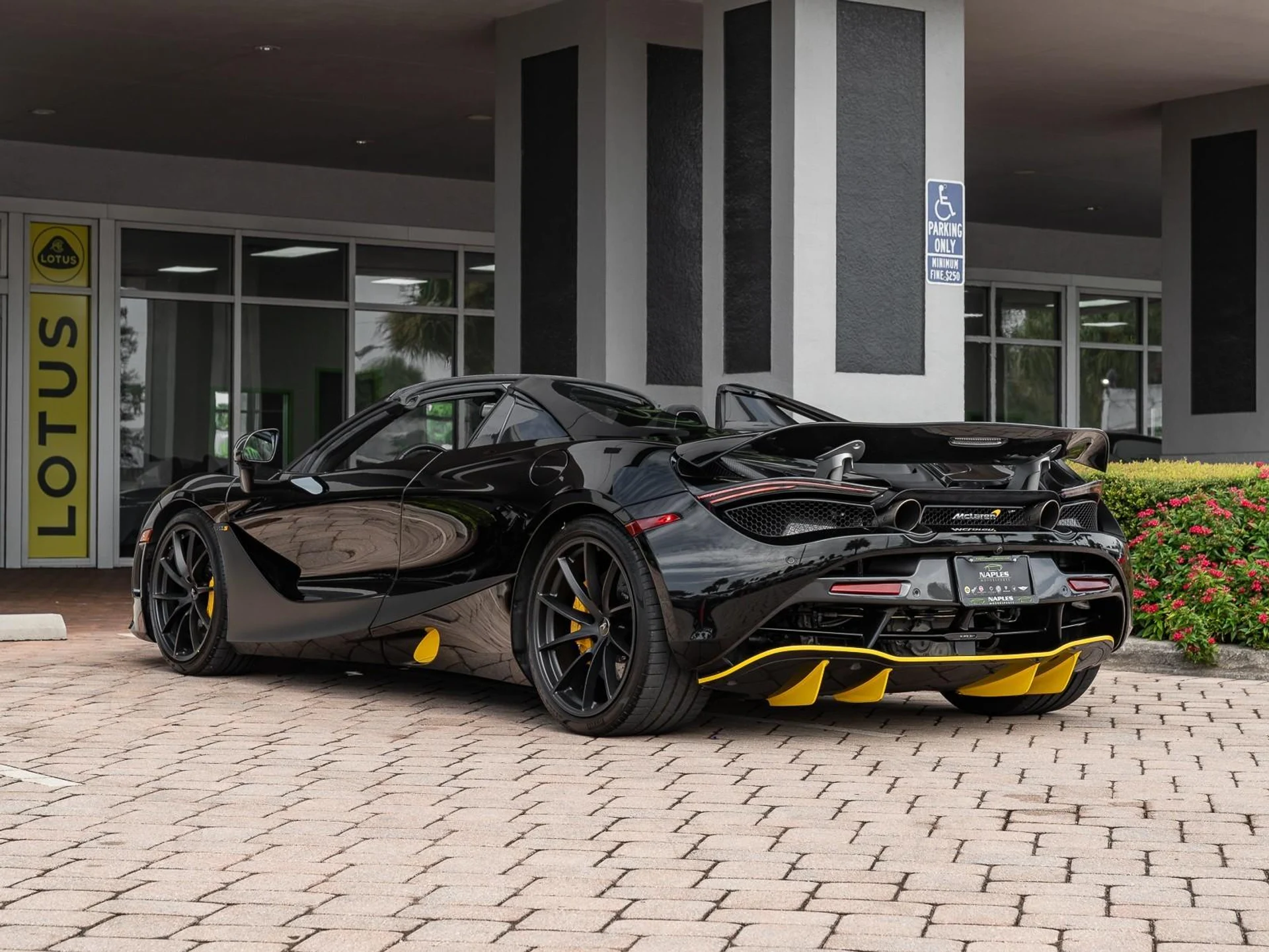 mph013_4290785829_Used_2022_Mc_Laren_720_S_1756483720_6a7b056991