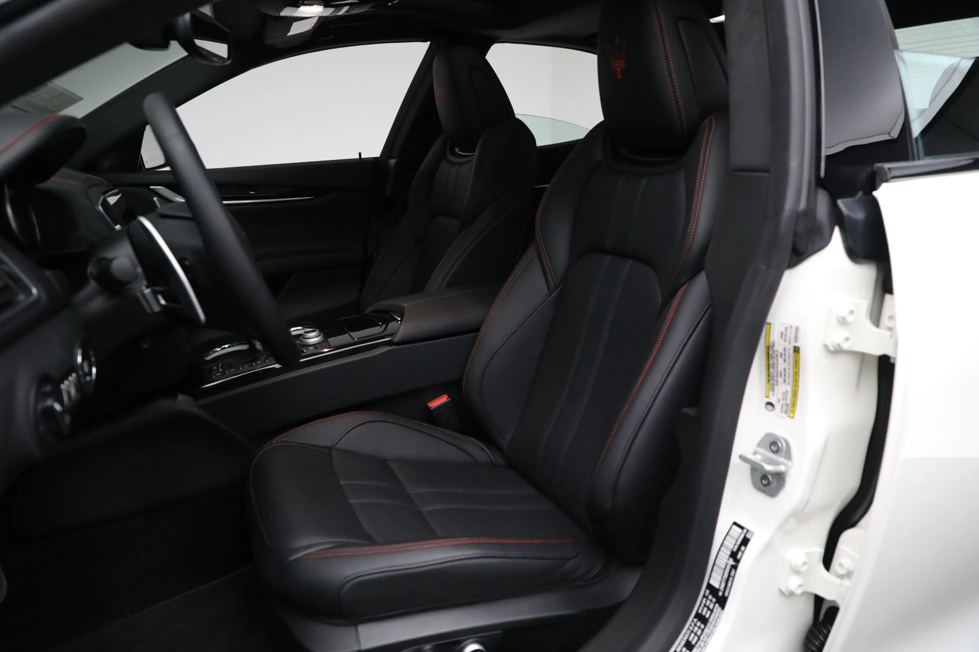 mph013_429939580_New_2024_Maserati_Ghibli_Modena_Ultima_Q4_d441b878ad